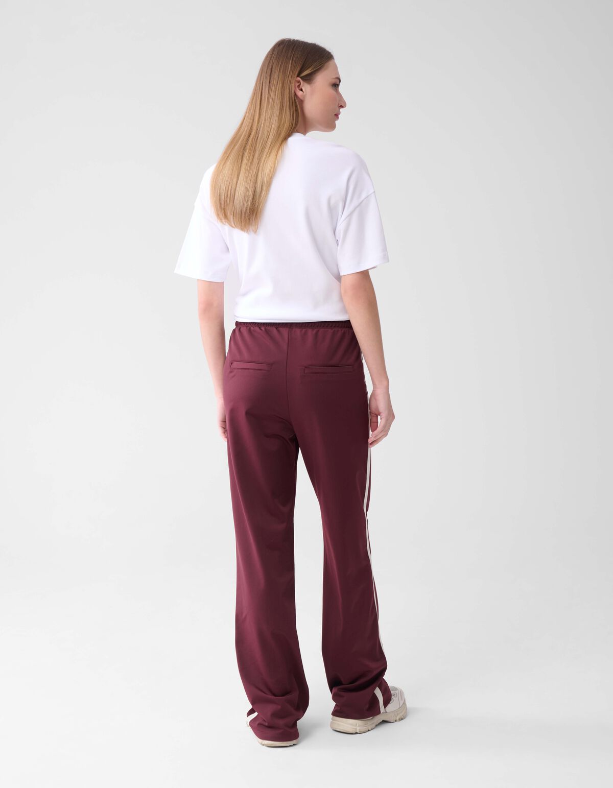 Sportliche Hose mit weitem Bein Bordeaux SHOEBY WOMEN