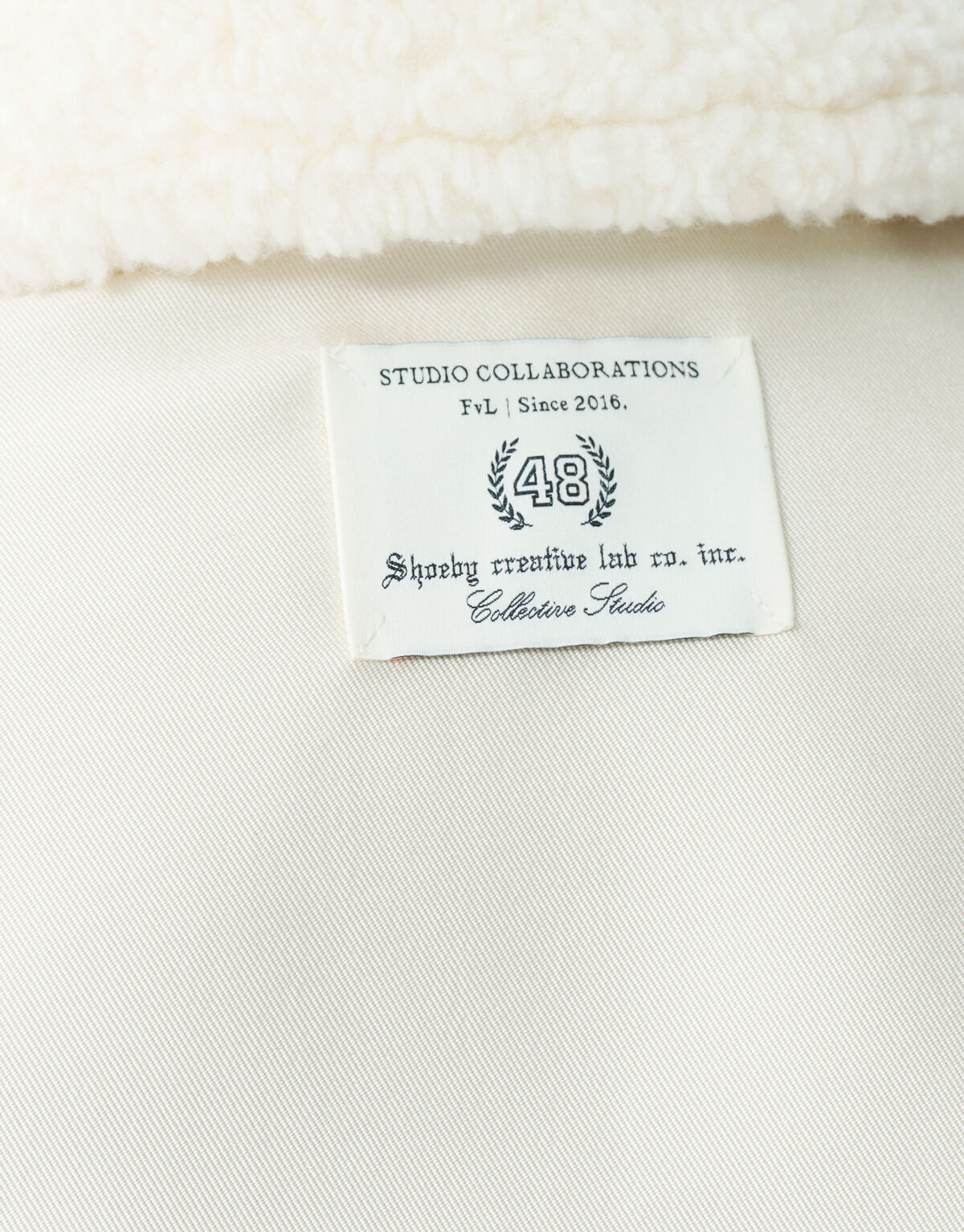 Wendbare Weste in gebrochenem Weiß von Fred SHOEBY WOMEN