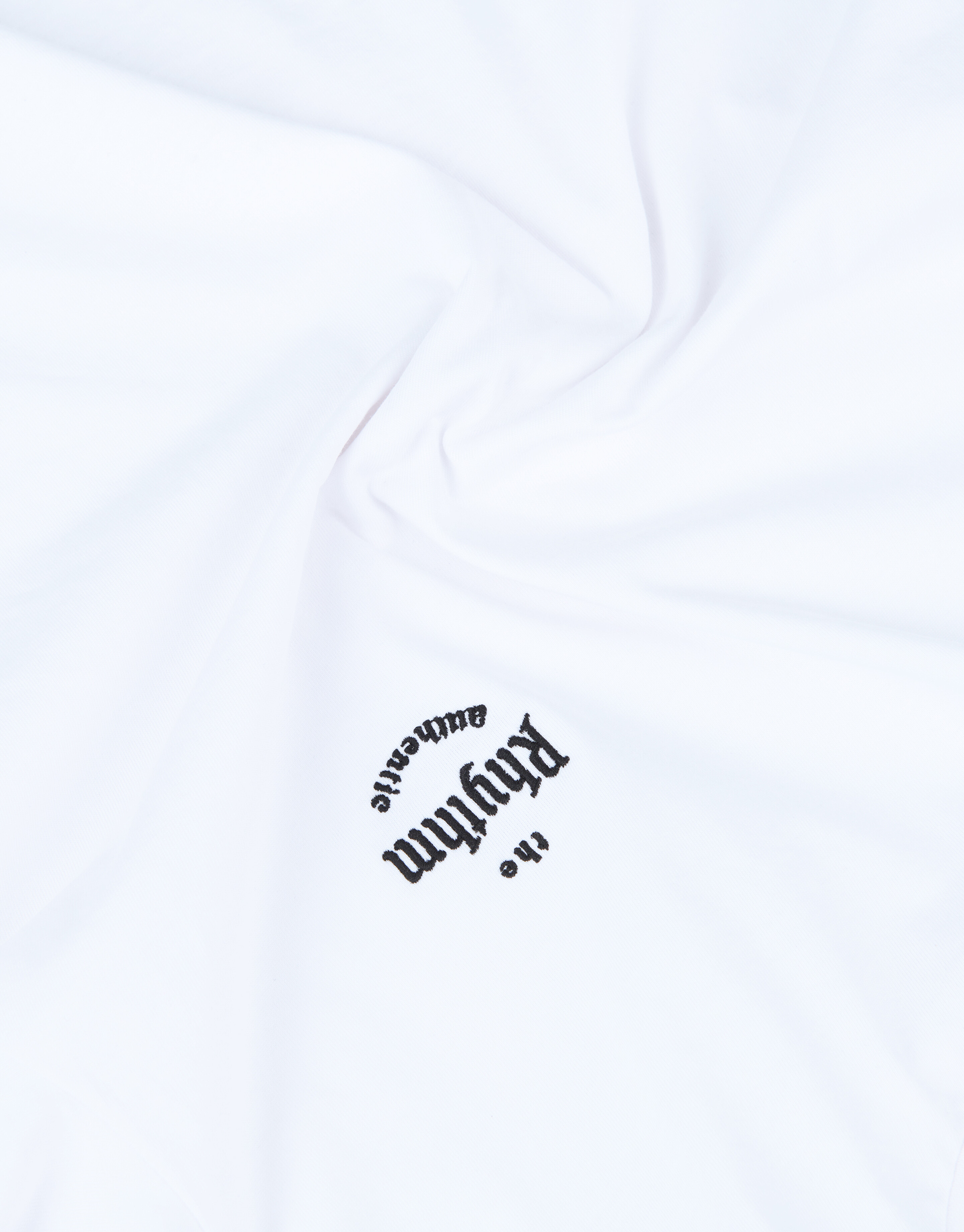 Kleines Artwork T-Shirt EKSEPT