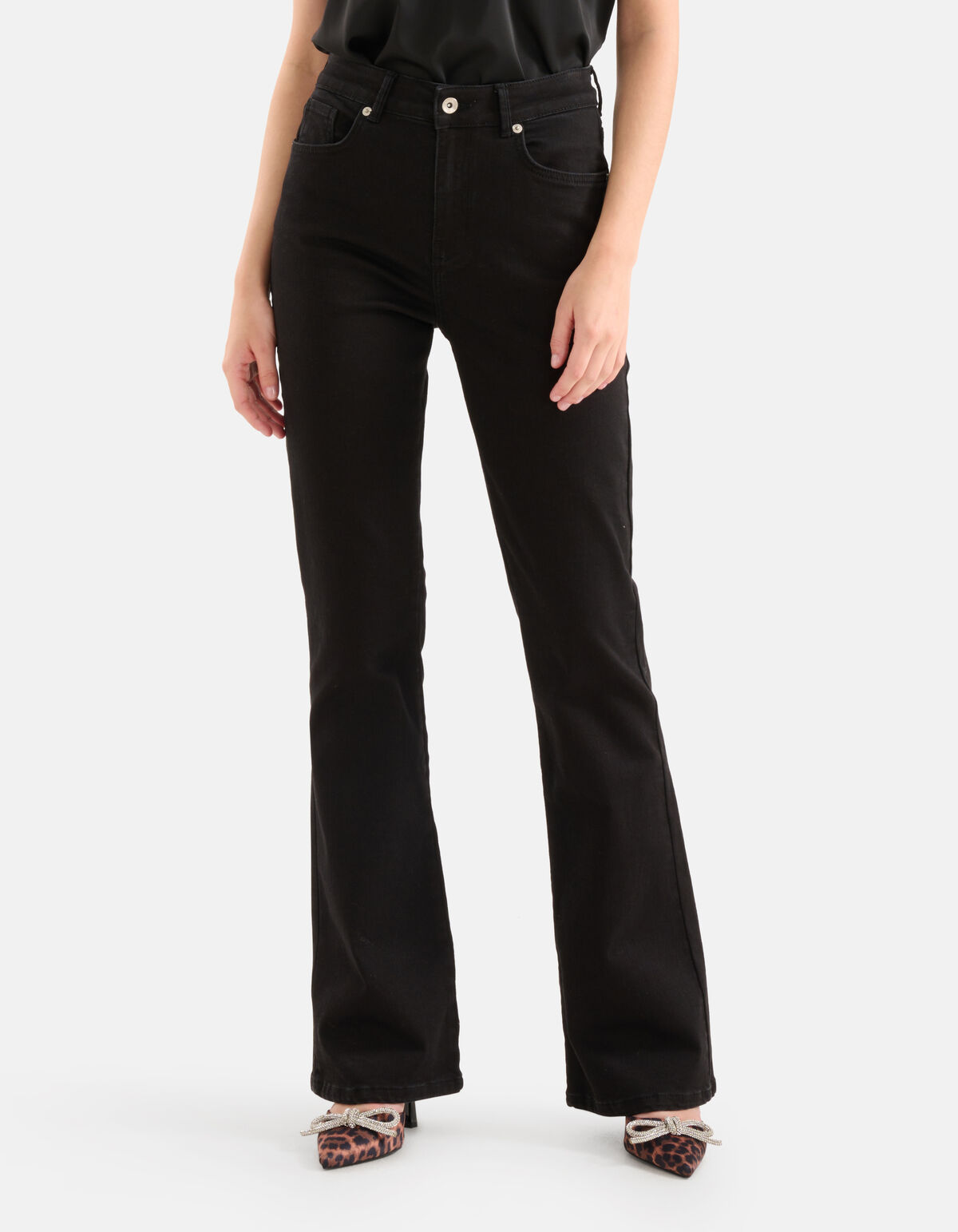 Ausgestellte, gespülte Denim-Jeans Schwarz SHOEBY WOMEN