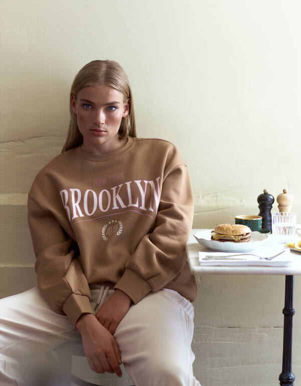 Oversized-College-Pullover Braun Von Fred SHOEBY WOMEN