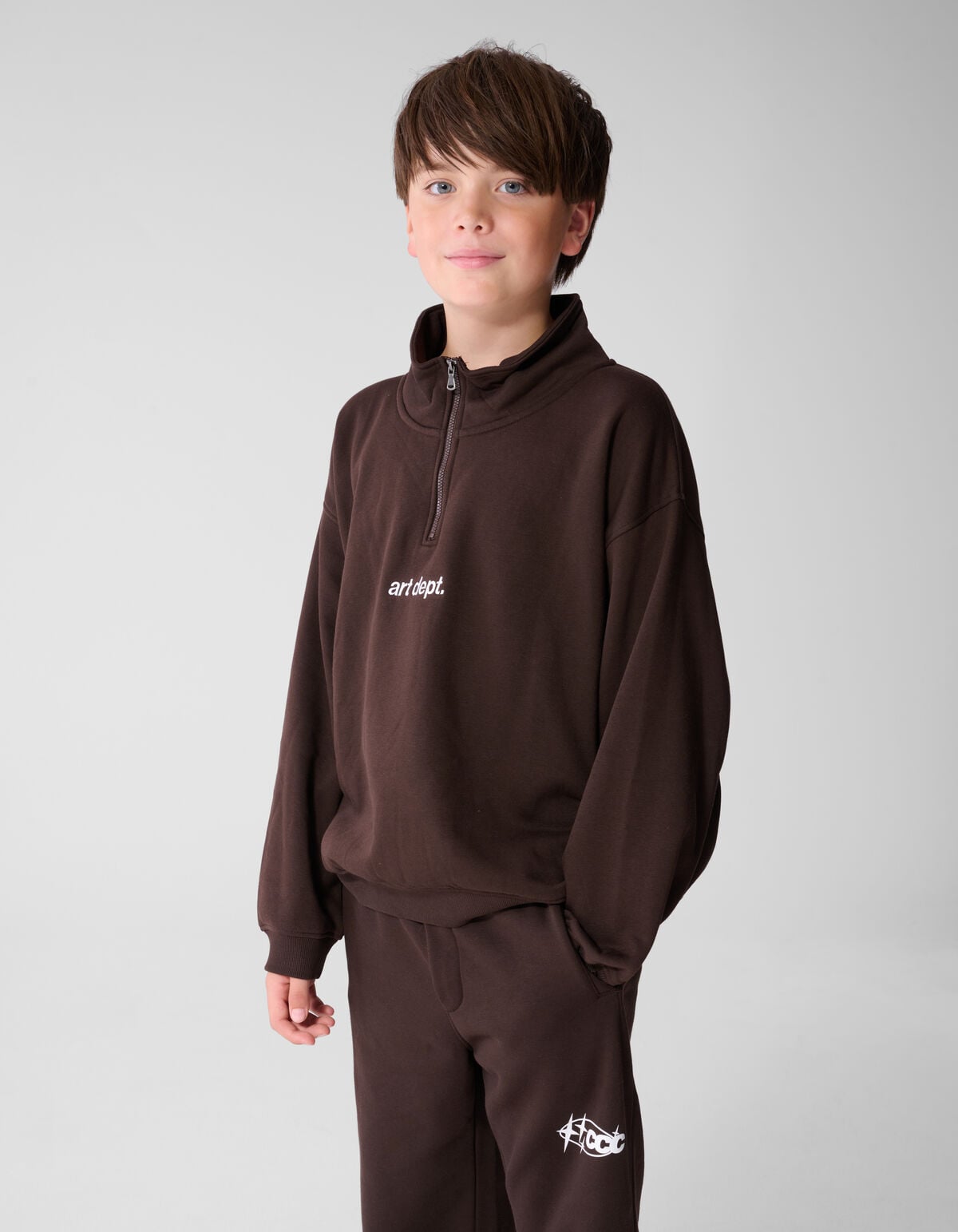 Art Dept Sweater Dunkelbraun SHOEBY BOYS
