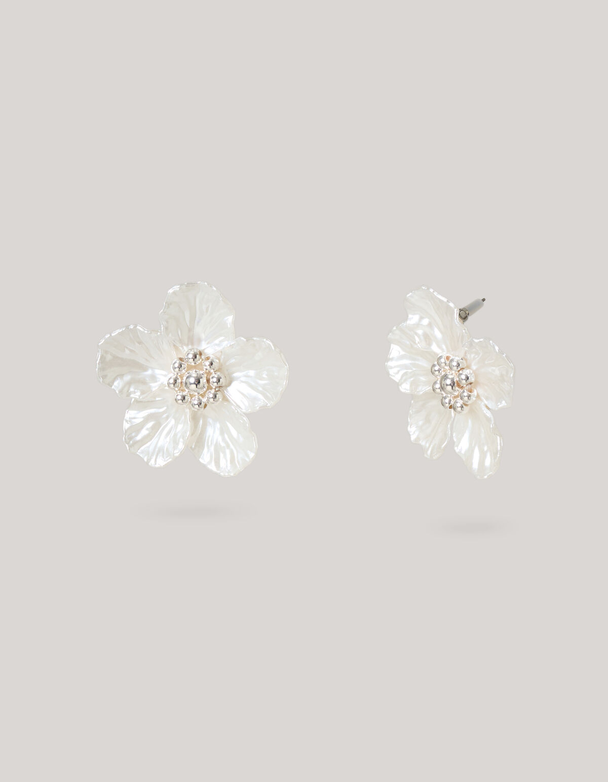 Blumenohrringe Off White SHOEBY ACCESSOIRES