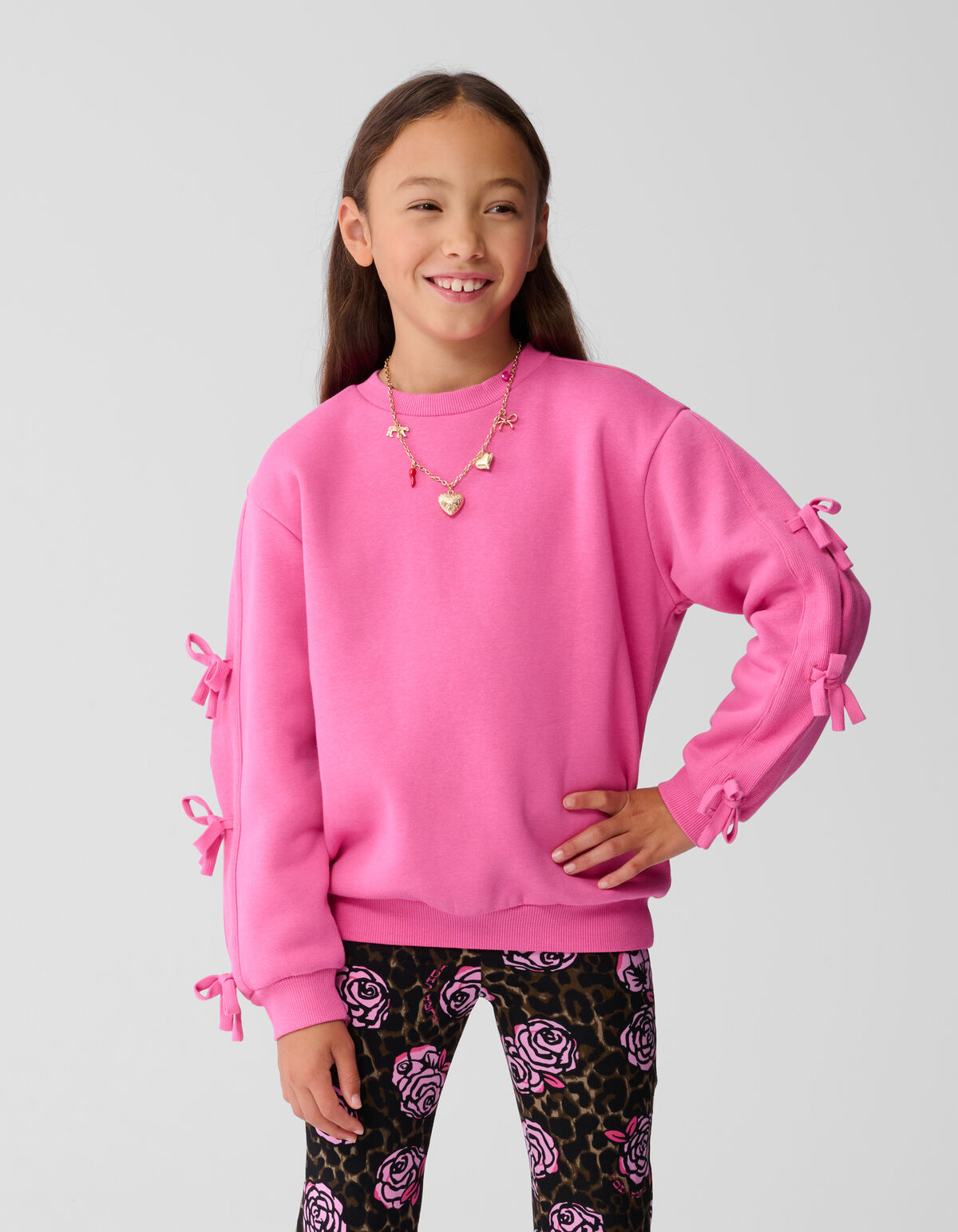 Rosenbedruckte ausgestellte Hose Braun SHOEBY GIRLS