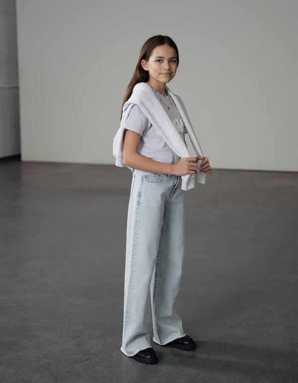 Jeans mit weitem Bein und Nieten, gebleicht SHOEBY GIRLS