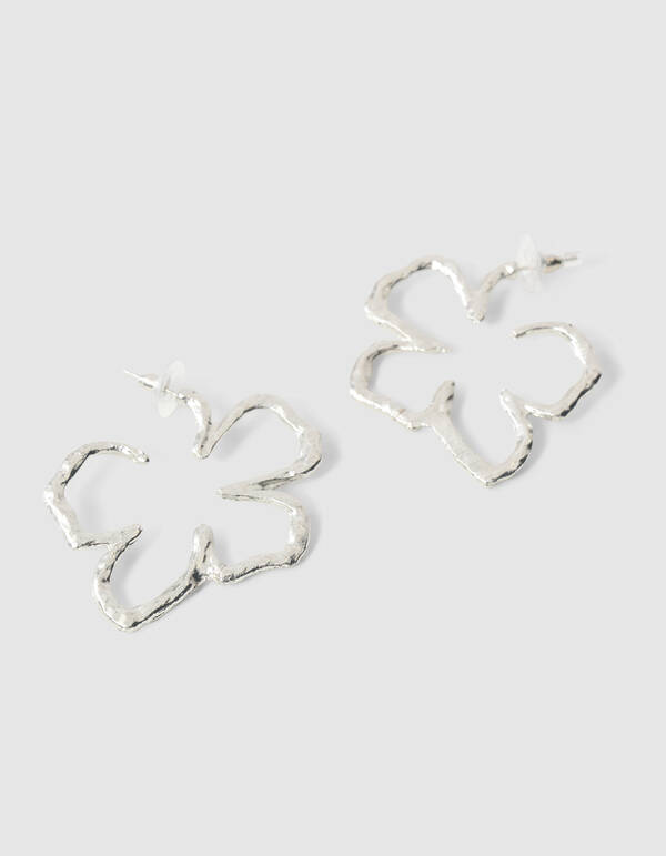 Flache Hammered Flower Ohrringe Silber SHOEBY ACCESSOIRES