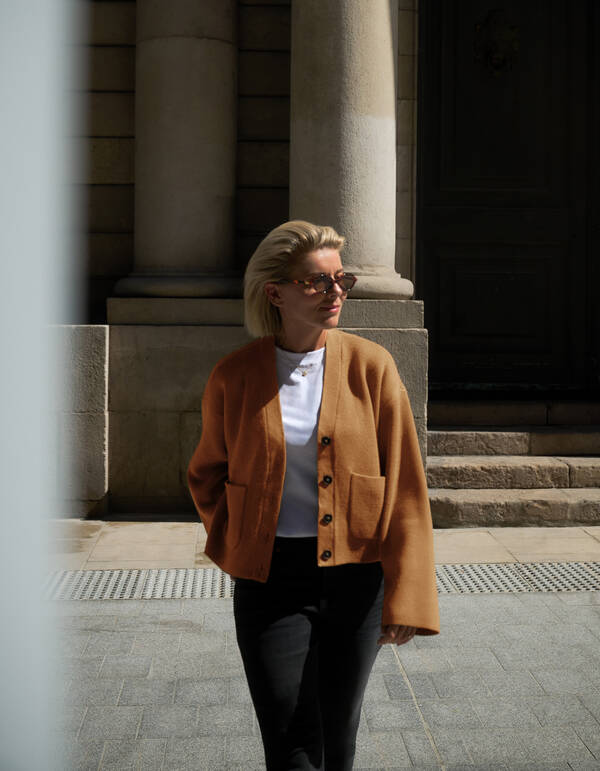 V-Ausschnitt-Strickjacke Camel By Lonneke SHOEBY WOMEN