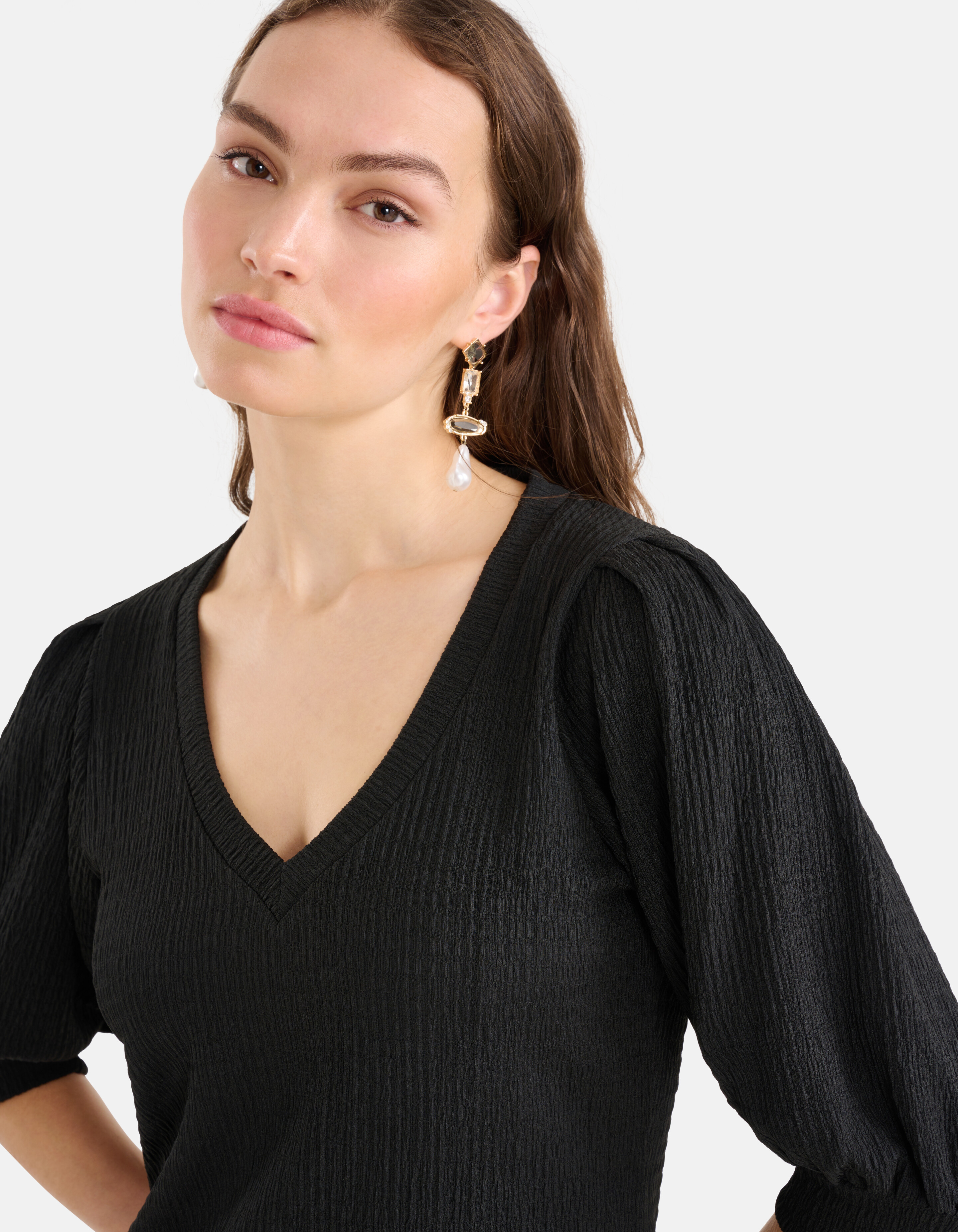 Crinkle Top mit V-Ausschnitt Schwarz SHOEBY WOMEN