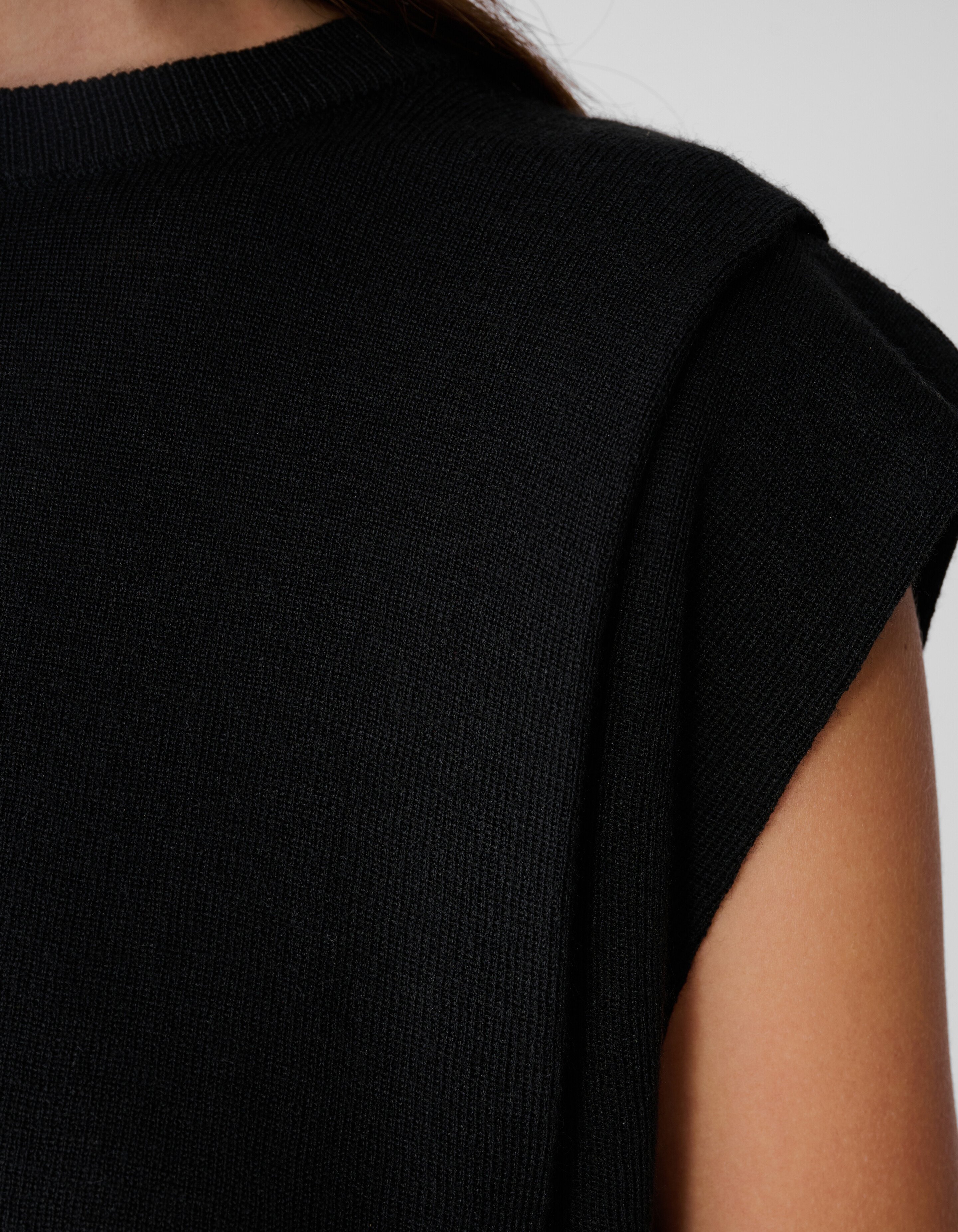 Plissiertes Oberteil mit Schulterpolstern Schwarz SHOEBY WOMEN