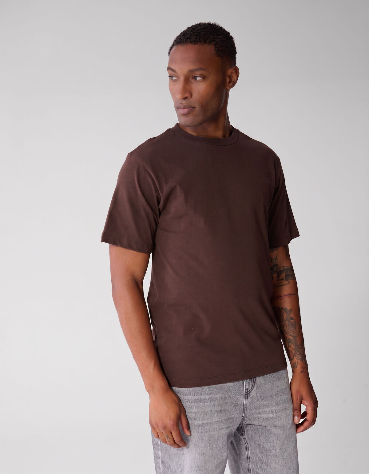 T-Shirt mit Scratched Artwork-Motiv Dunkelbraun SHOEBY MEN
