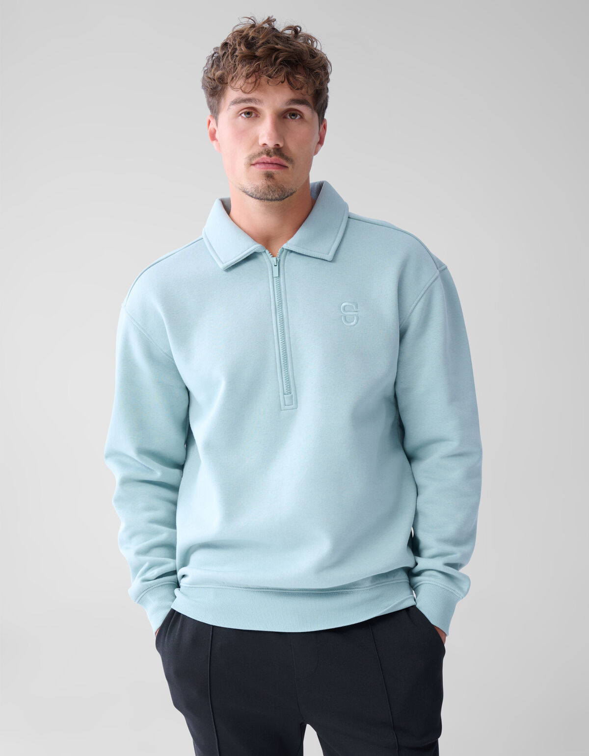 Zip Badge Pullover Blau SHOEBY MEN
