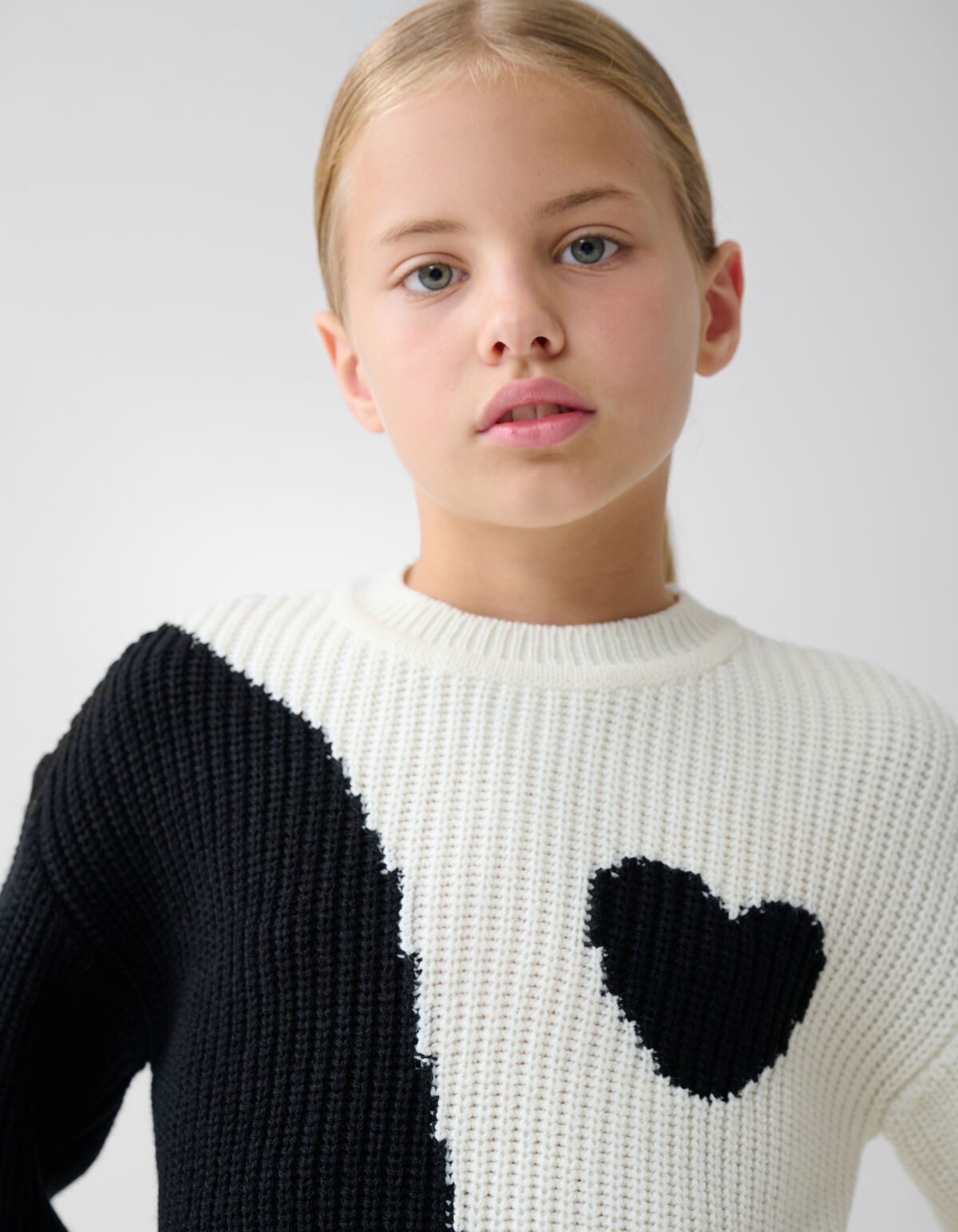 Flowy Heart Pullover Schwarz SHOEBY GIRLS