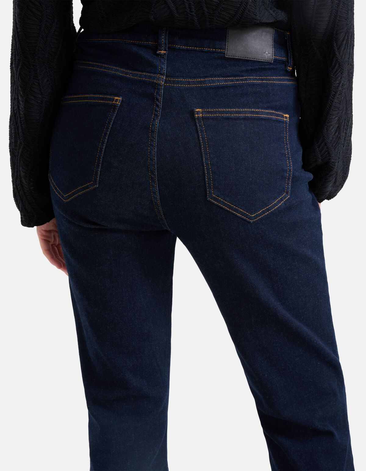 Ausgestellte dunkle Denim-Jeans SHOEBY WOMEN