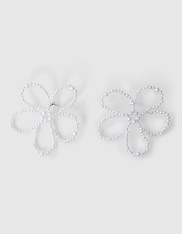 Große Blumen Ohrringe Gebrochen Weiß SHOEBY ACCESSOIRES