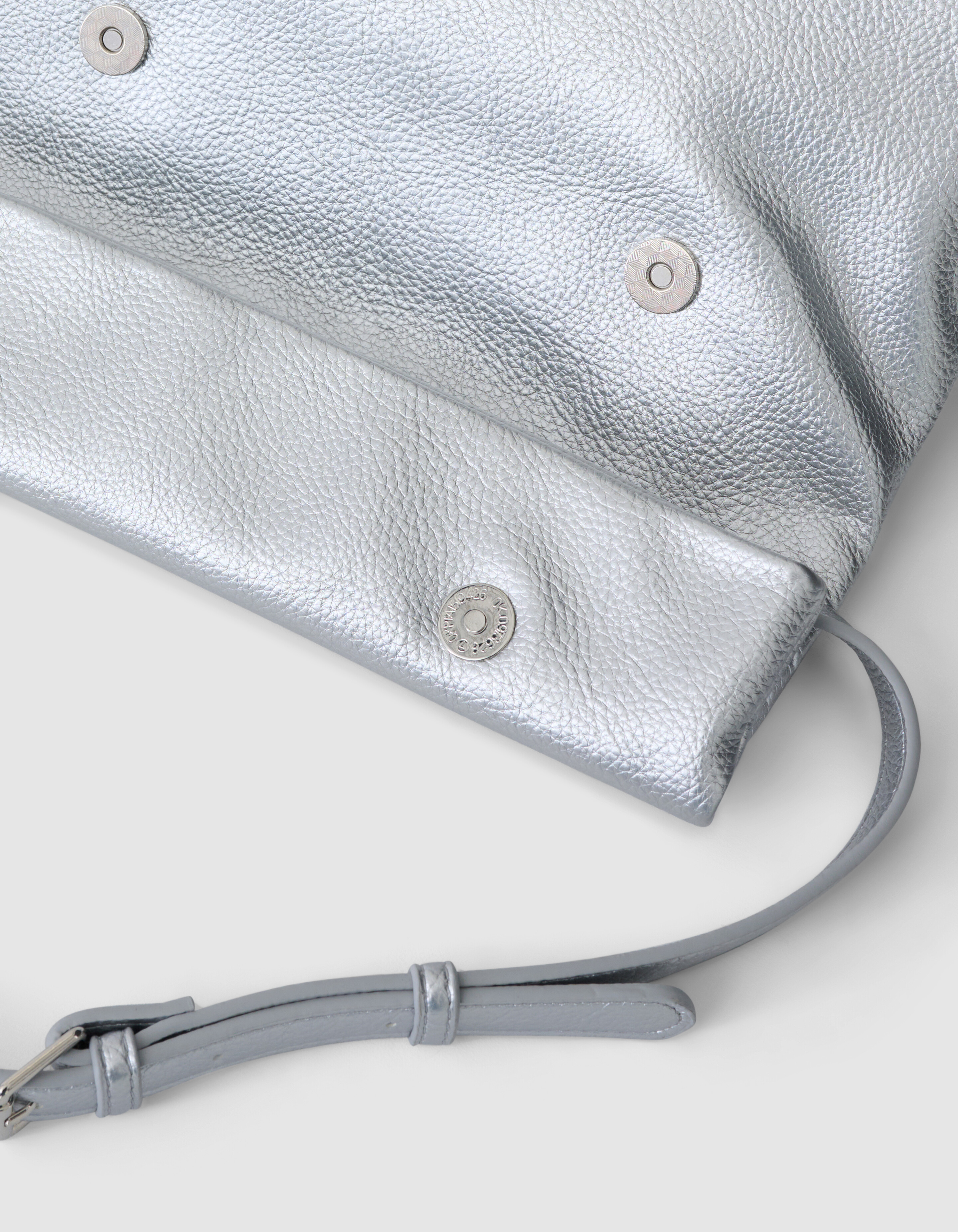 Gefaltete Tasche Silber SHOEBY ACCESSOIRES
