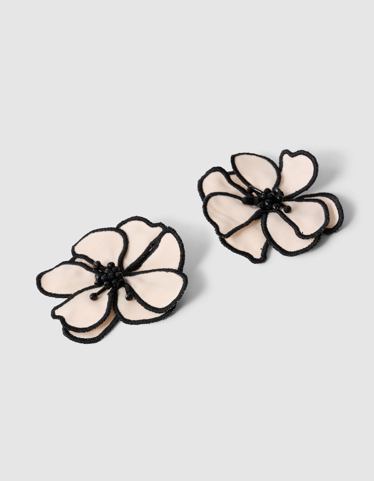 Blumenohrringe Schwarz/Weiß SHOEBY ACCESSOIRES