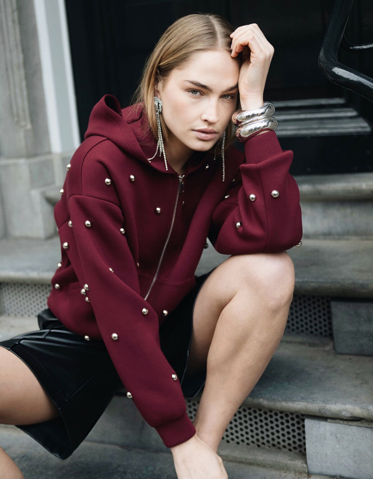 Oversize-Kapuzenweste mit Nieten, dunkelrot SHOEBY WOMEN