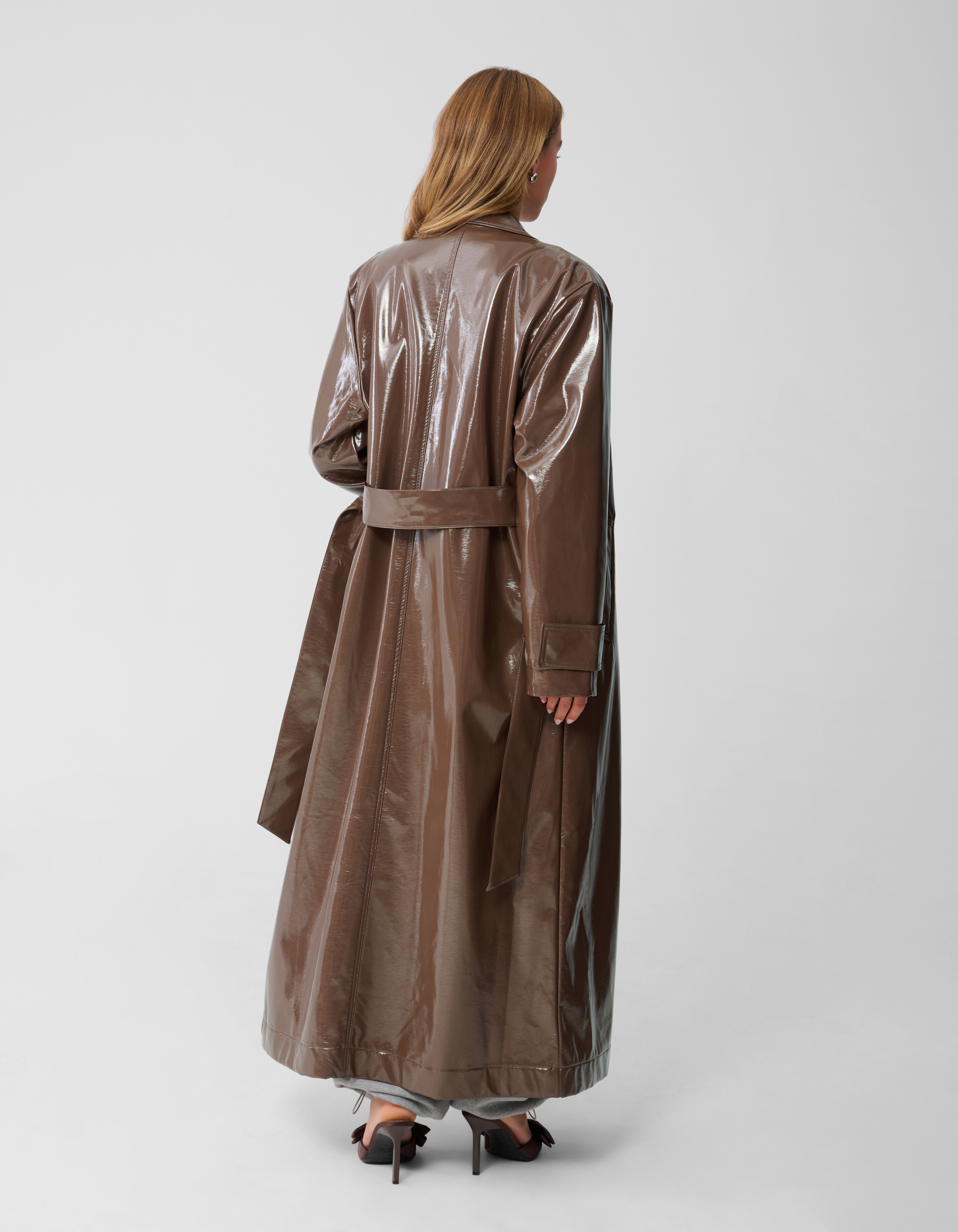 Übergroßer Lack-Trenchcoat Braun von Monica SHOEBY WOMEN