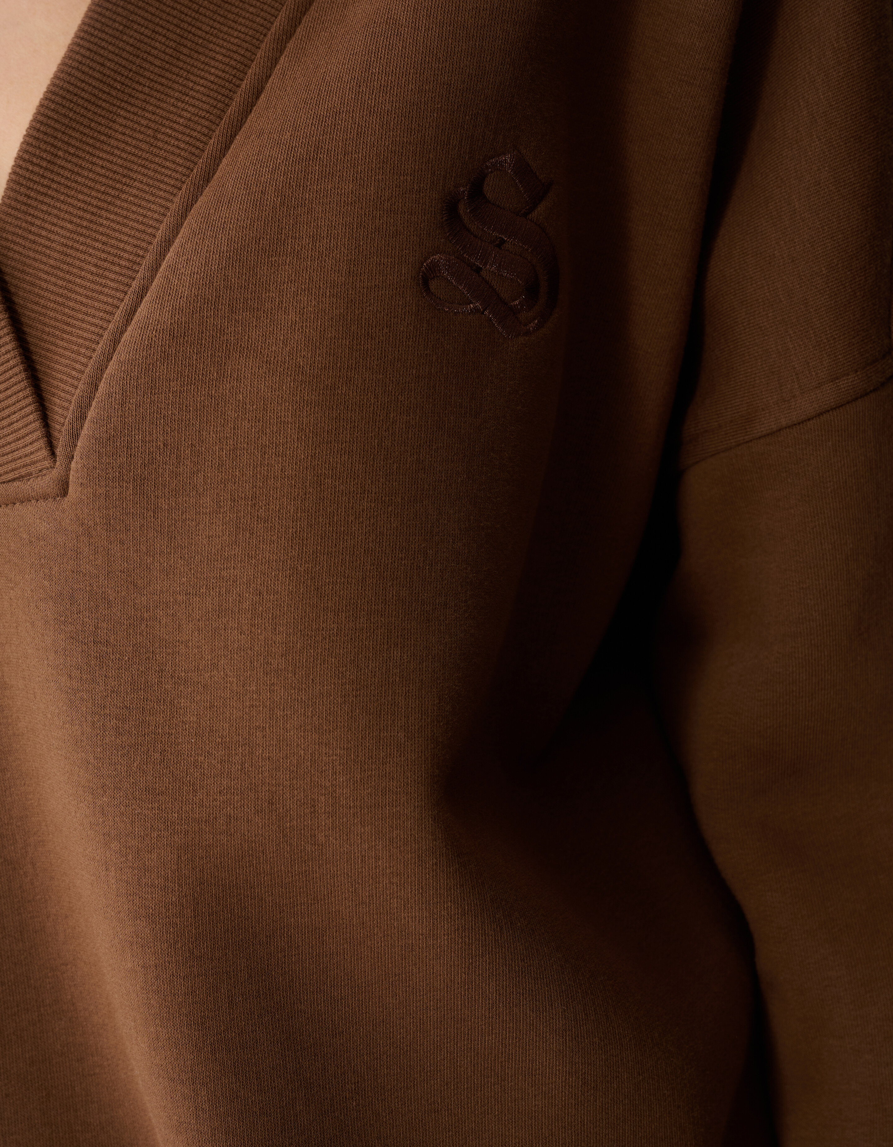 &Uuml;bergro&szlig;er Varsity-Kunstpullover Bruin SHOEBY WOMEN