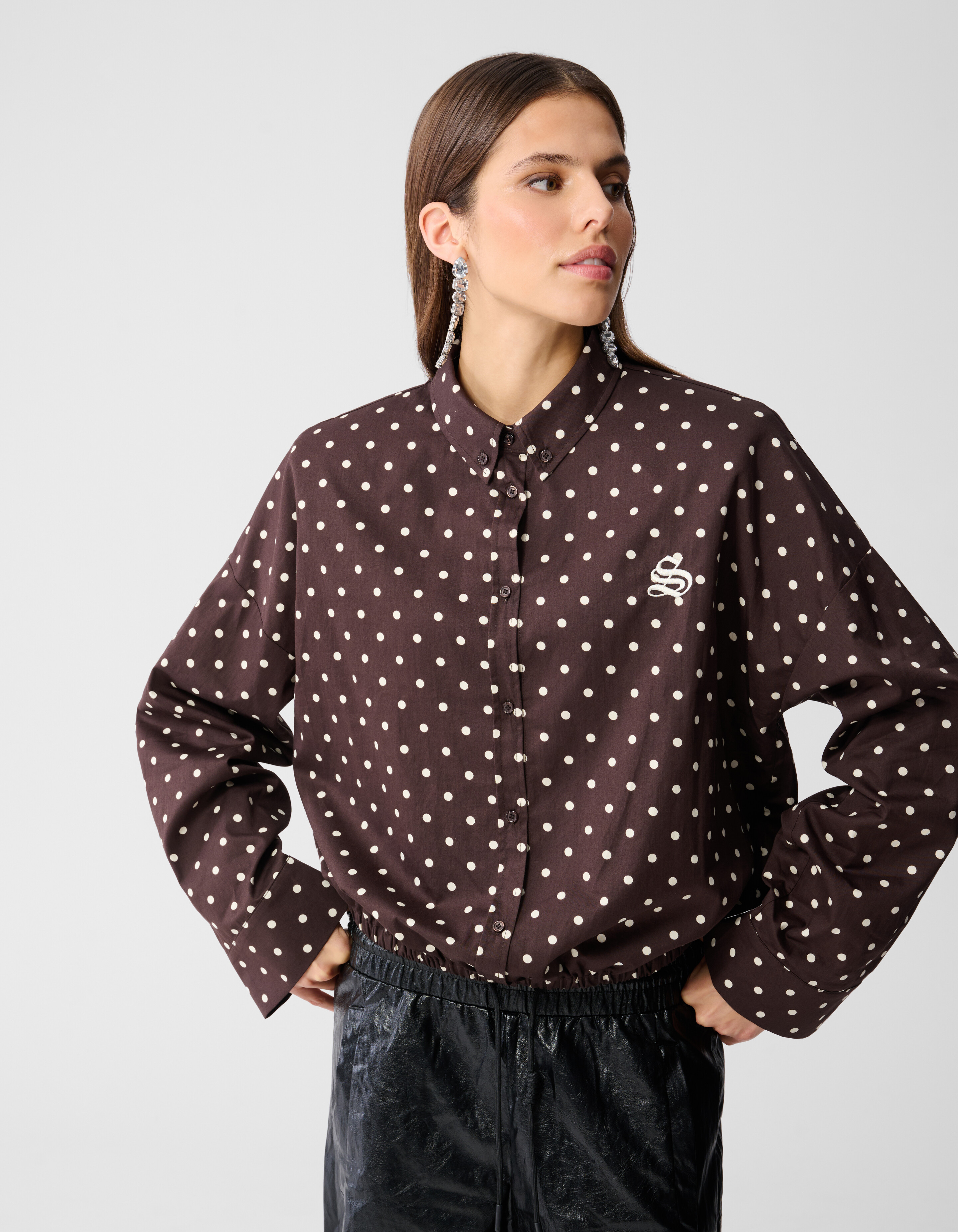 Dunkelbraune Bluse mit Polka-Dots SHOEBY WOMEN