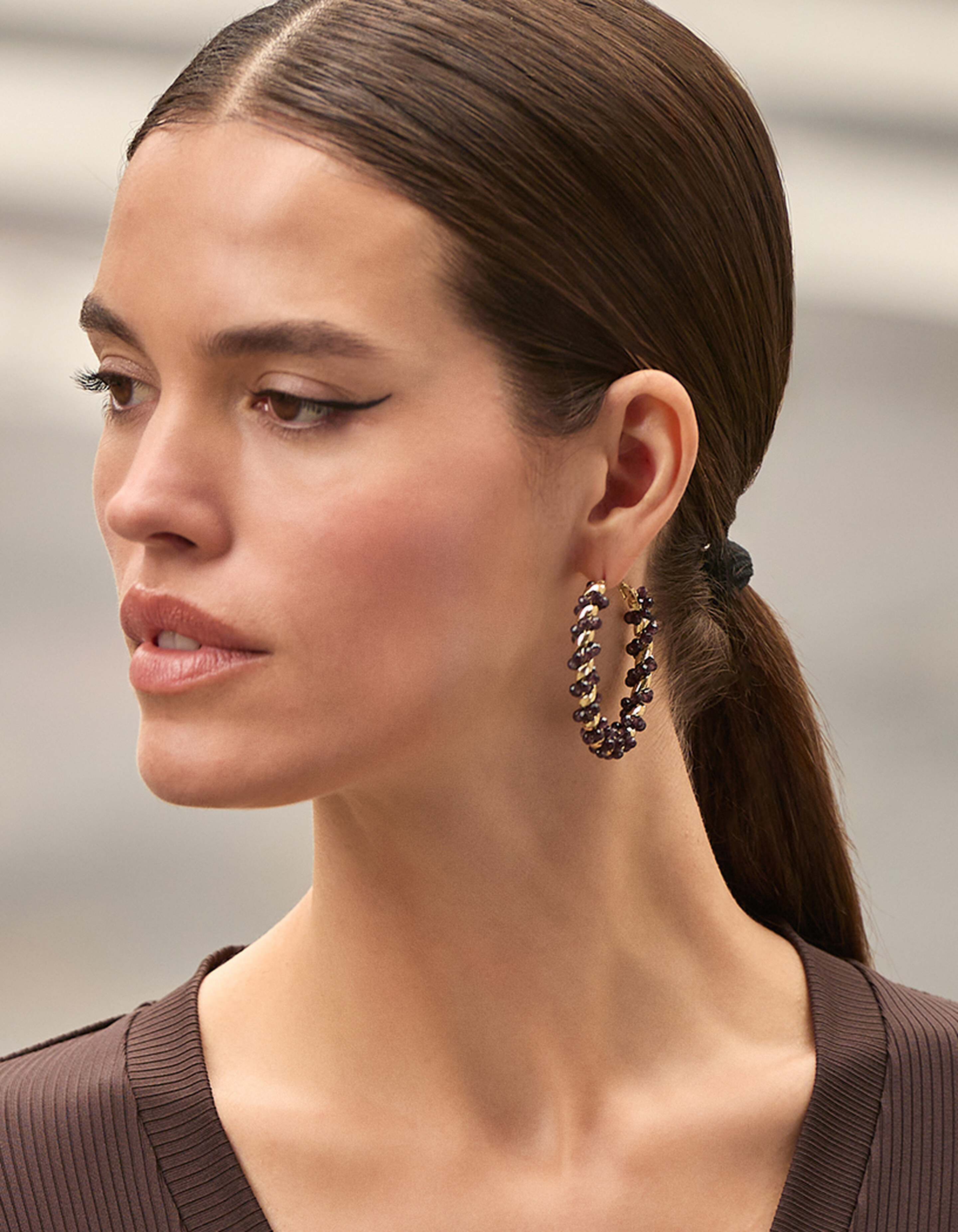 Verdrehte Perlenreifen-Ohrringe Dunkel-Lila SHOEBY ACCESSOIRES