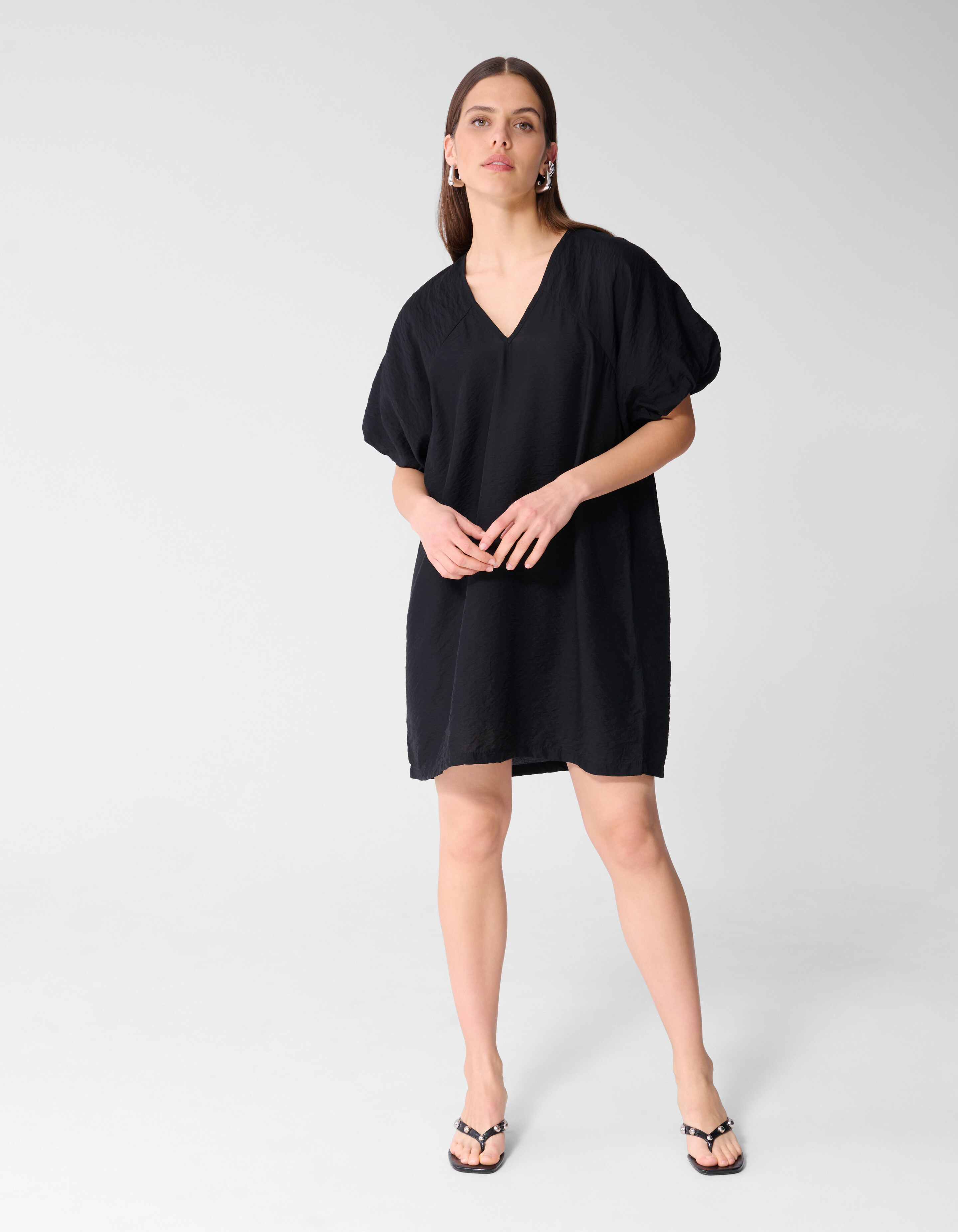 V-Ausschnitt Mini Kleid Schwarz SHOEBY WOMEN