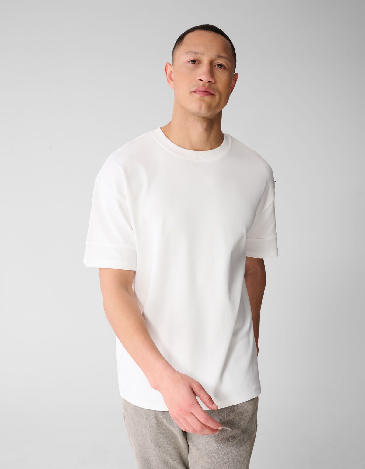 Minimalistisches T-Shirt in Wei&szlig; SHOEBY MEN