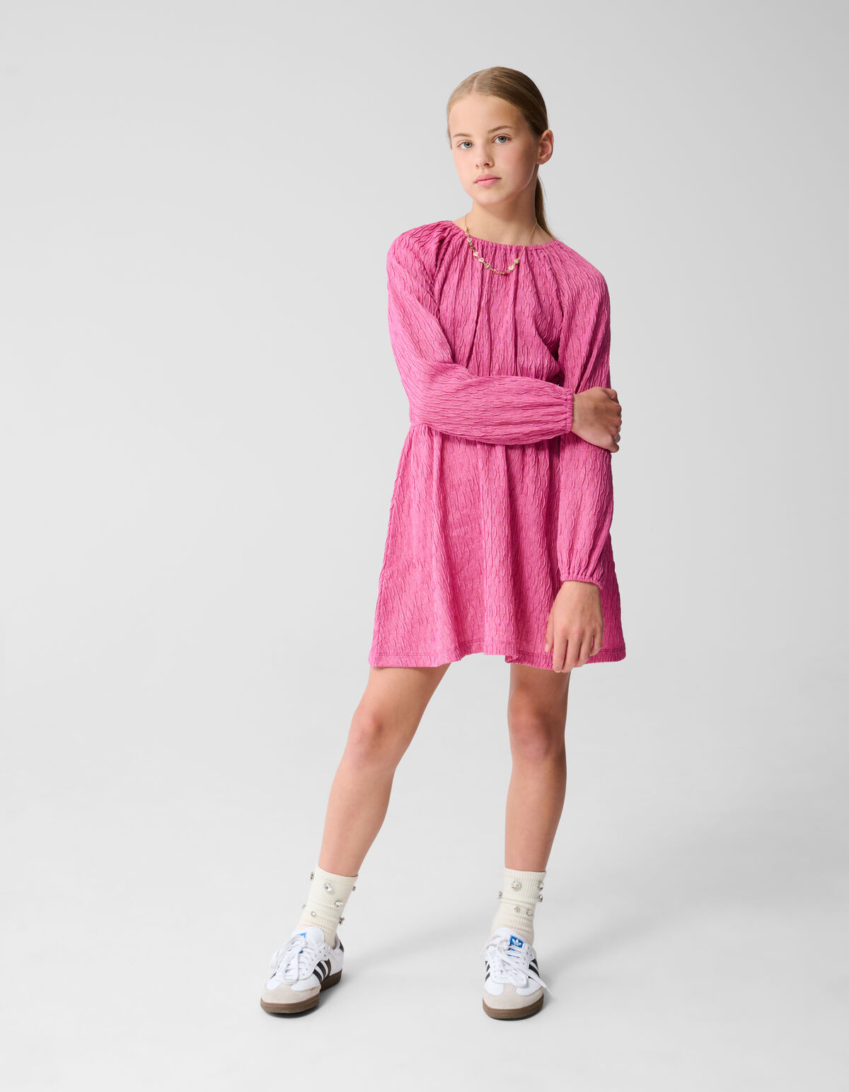 Kleid mit gewellter Textur Rosa SHOEBY GIRLS