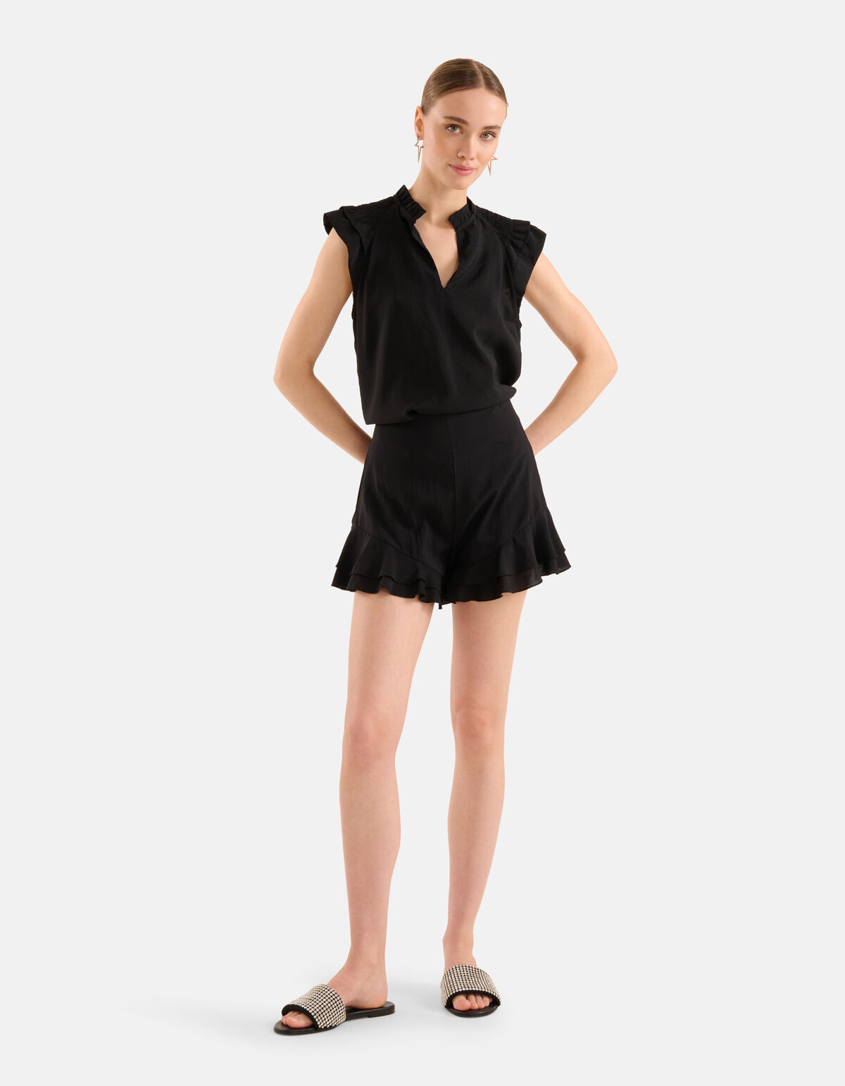 Ruffle Short Schwarz SHOEBY WOMEN