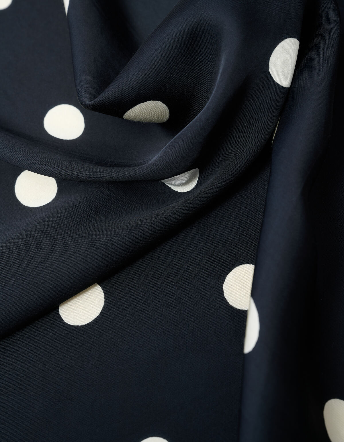 Satinschal mit Punkten Schwarz SHOEBY ACCESSOIRES