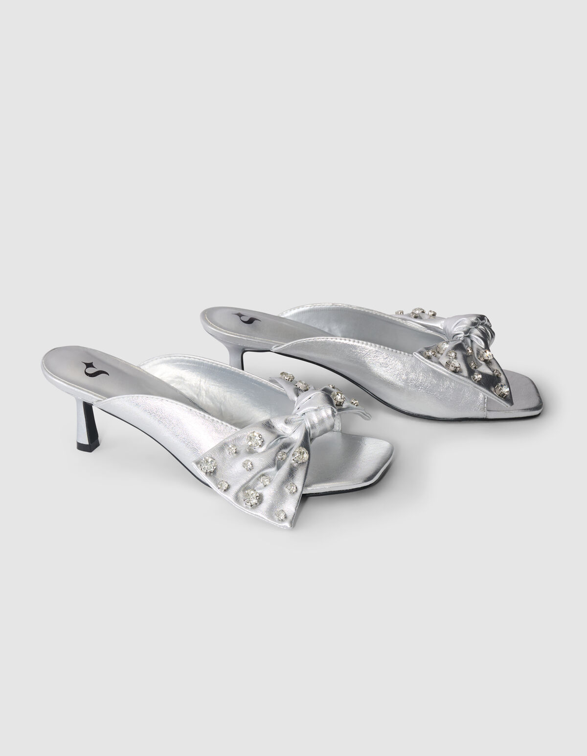 Strass-Slipper mit Absatz, silberfarben SHOEBY SHOES