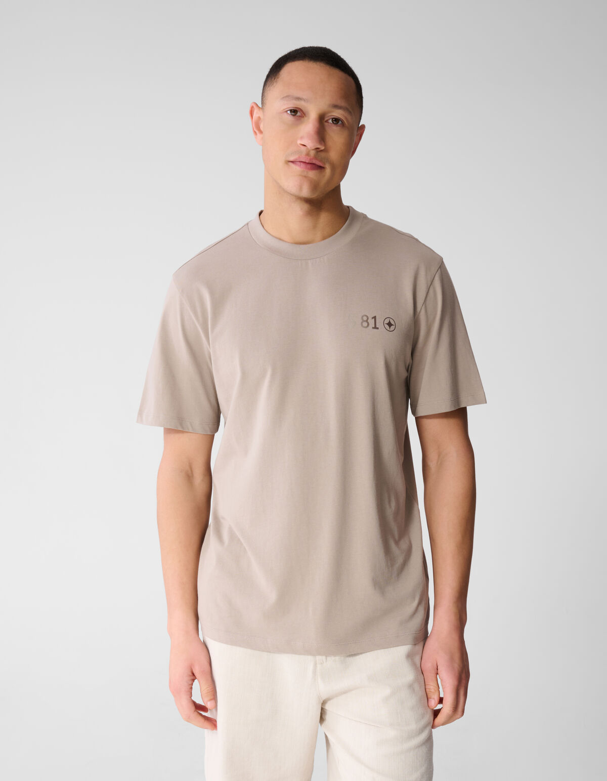 Gradient-Logo-Kunst T-Shirt Hellbraun SHOEBY MEN