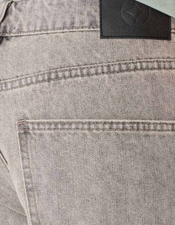 Relaxed Fit Jeansshort Hellgrau SHOEBY MEN