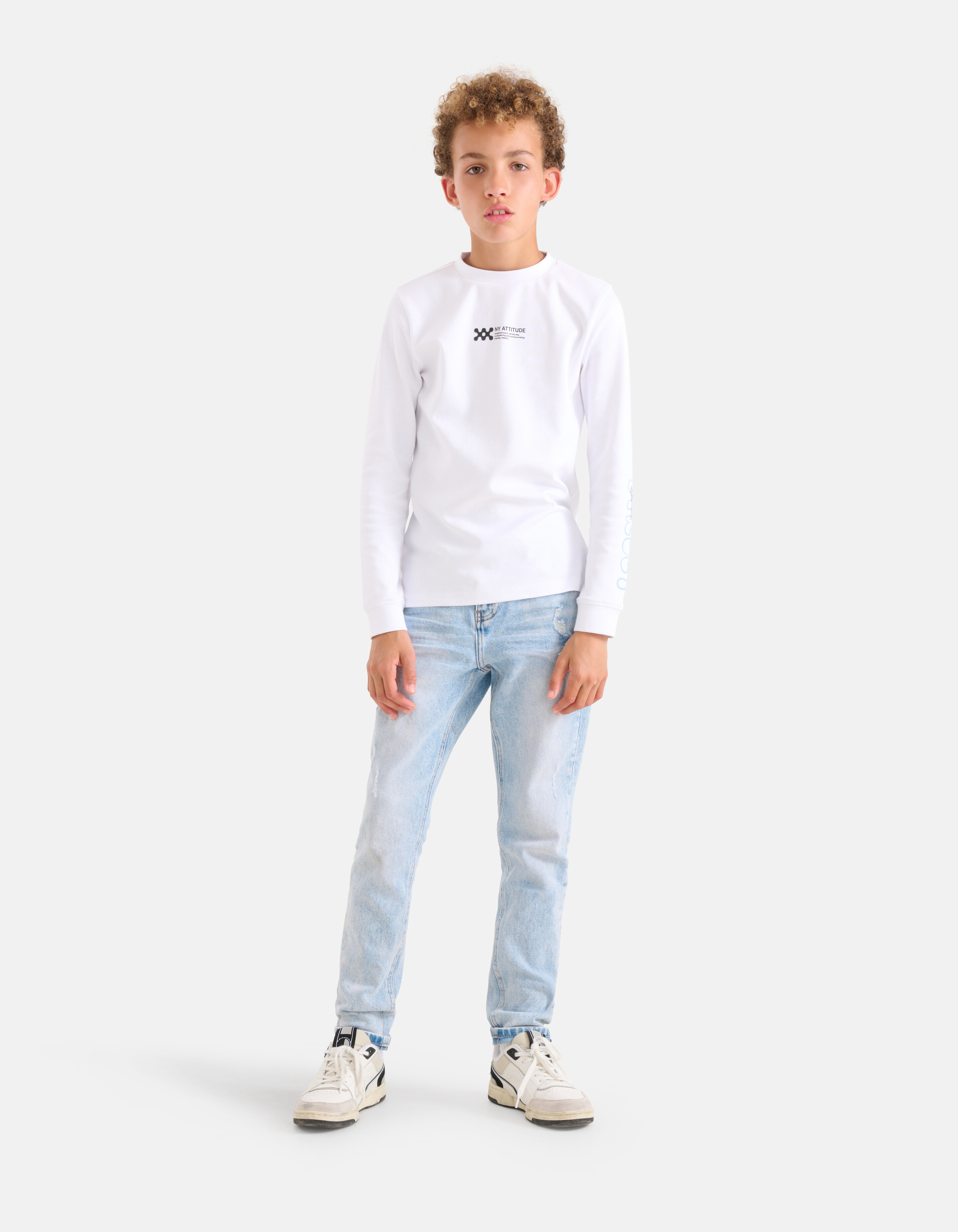 Tapered Jeans Gebleicht SHOEBY BOYS