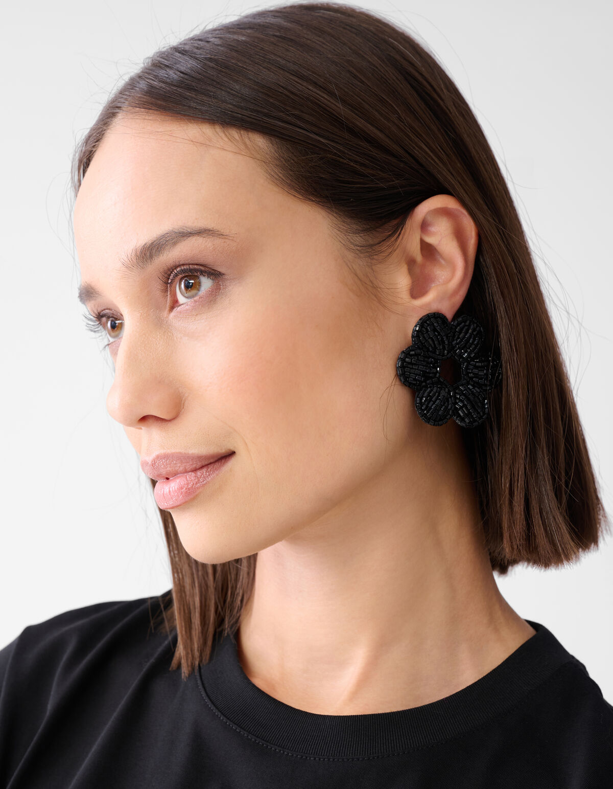 Perlenblumen-Ohrringe Schwarz SHOEBY ACCESSOIRES