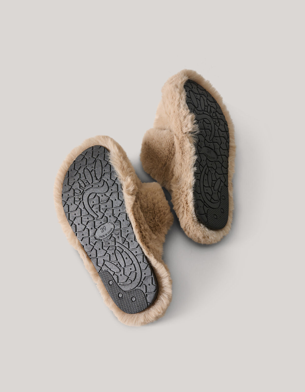 Flauschige Sandalen Hellbraun SHOEBY SHOES