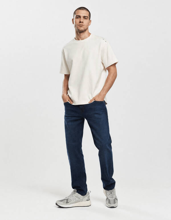 Basic-Label-T-Shirt in gebrochenem Wei&szlig; SHOEBY MEN