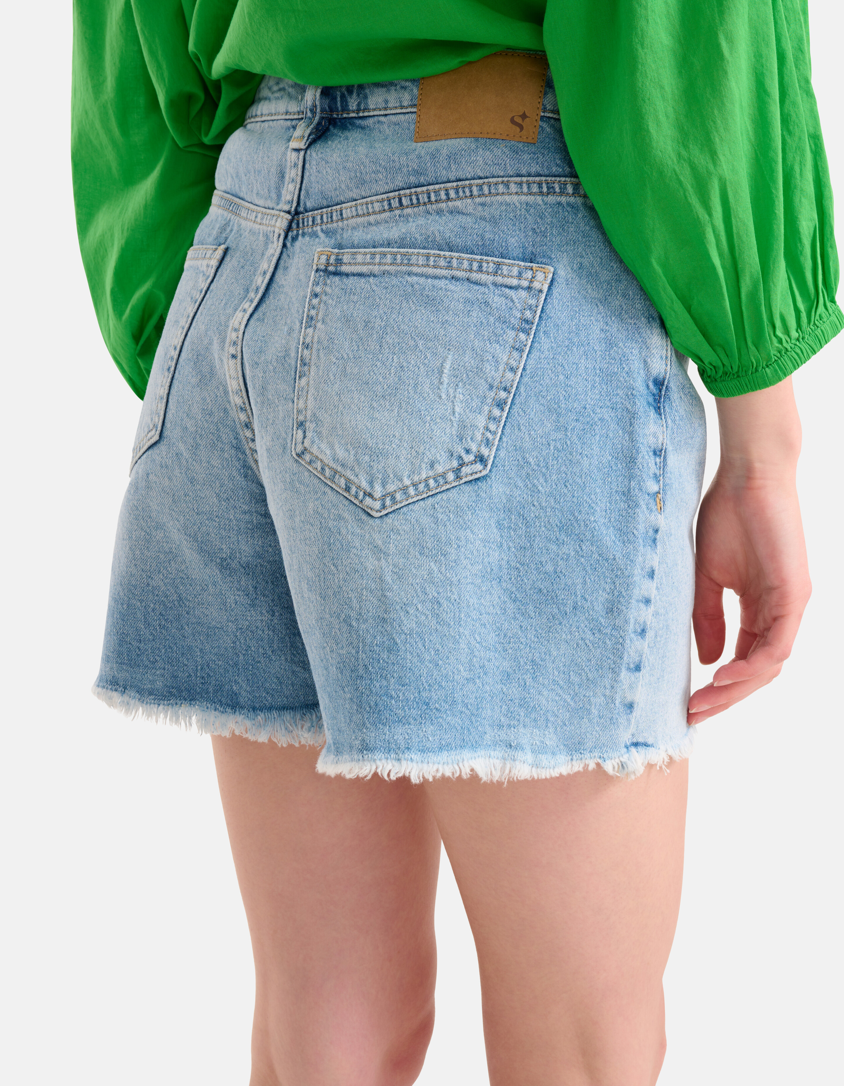 Tapered Fit Denim Short gebleicht SHOEBY WOMEN