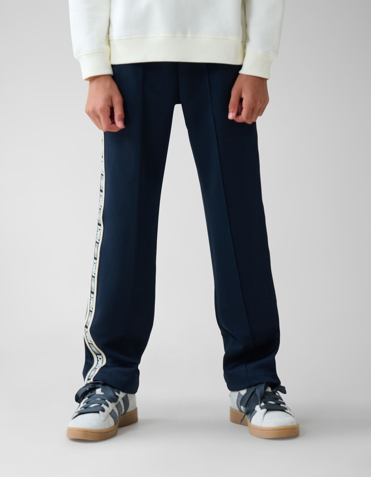 Sportliche Tape-Hose Dunkelblau SHOEBY BOYS