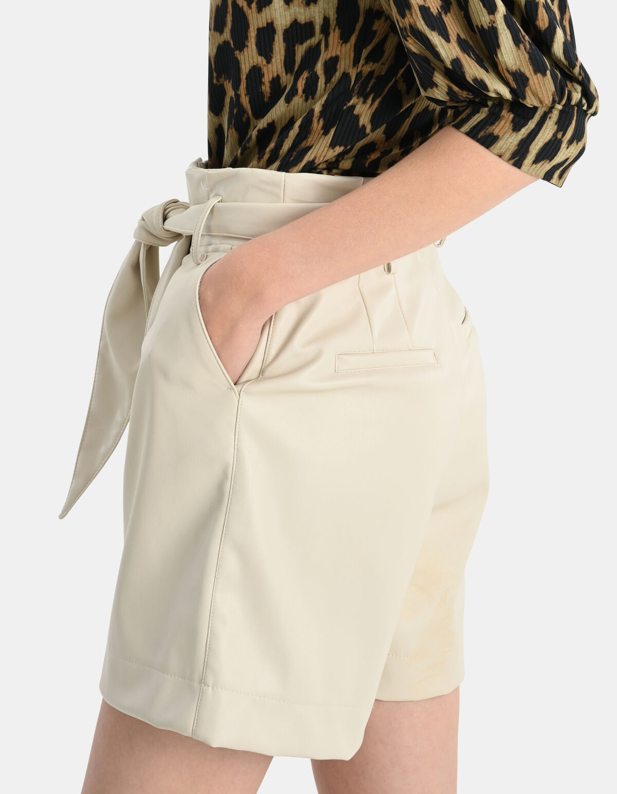Vegane Leder Paperbag Shorts EKSEPT
