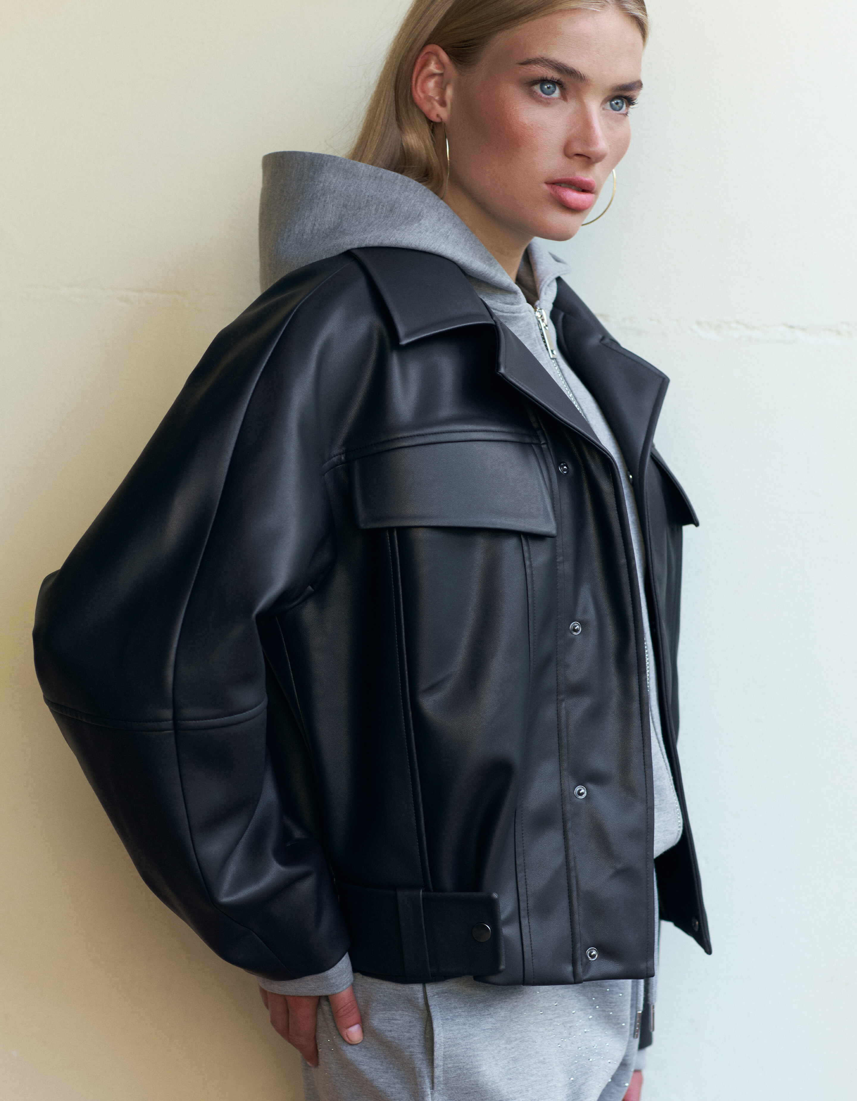 Oversized vegane Lederjacke Schwarz von Fred SHOEBY WOMEN
