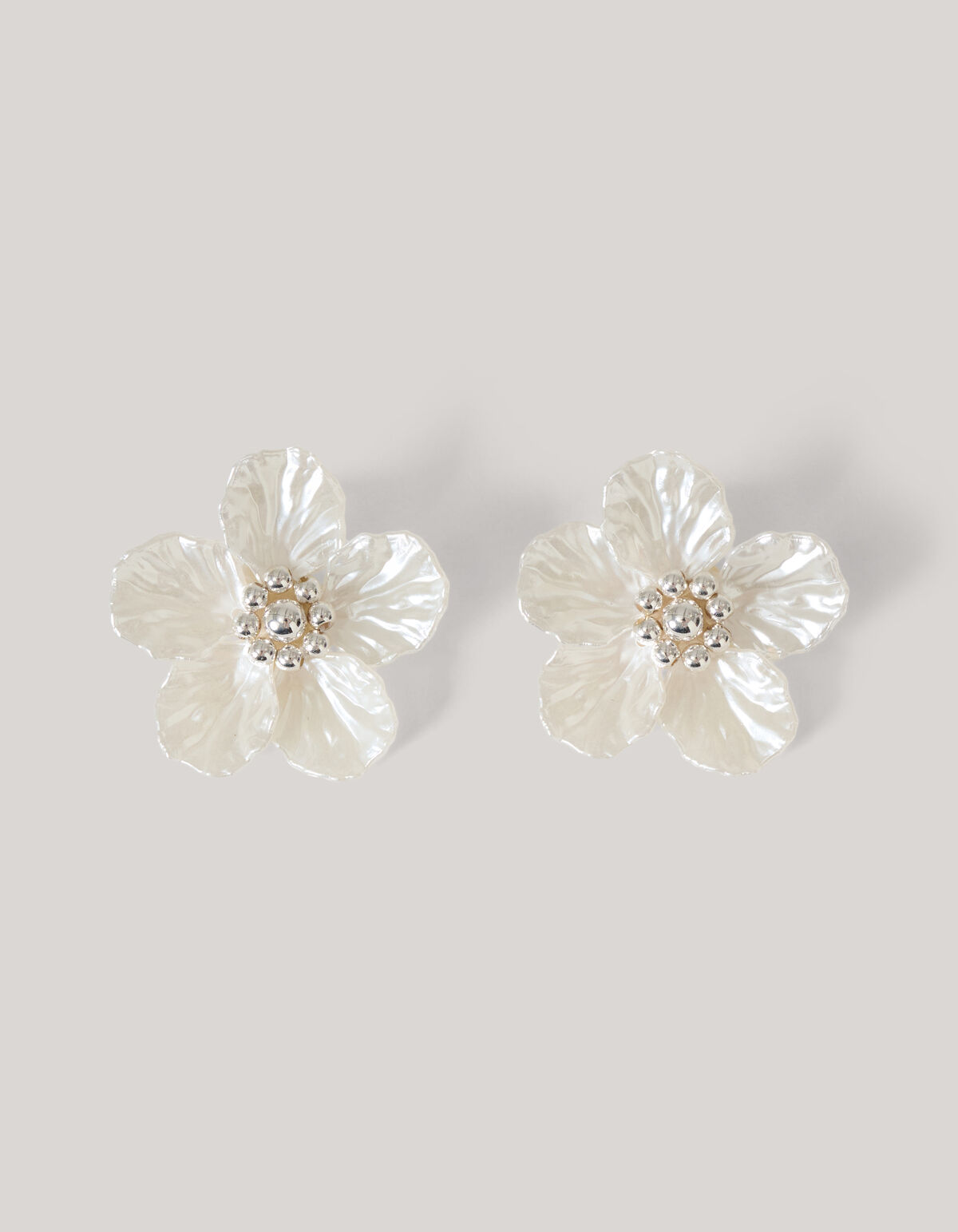 Blumenohrringe Off White SHOEBY ACCESSOIRES