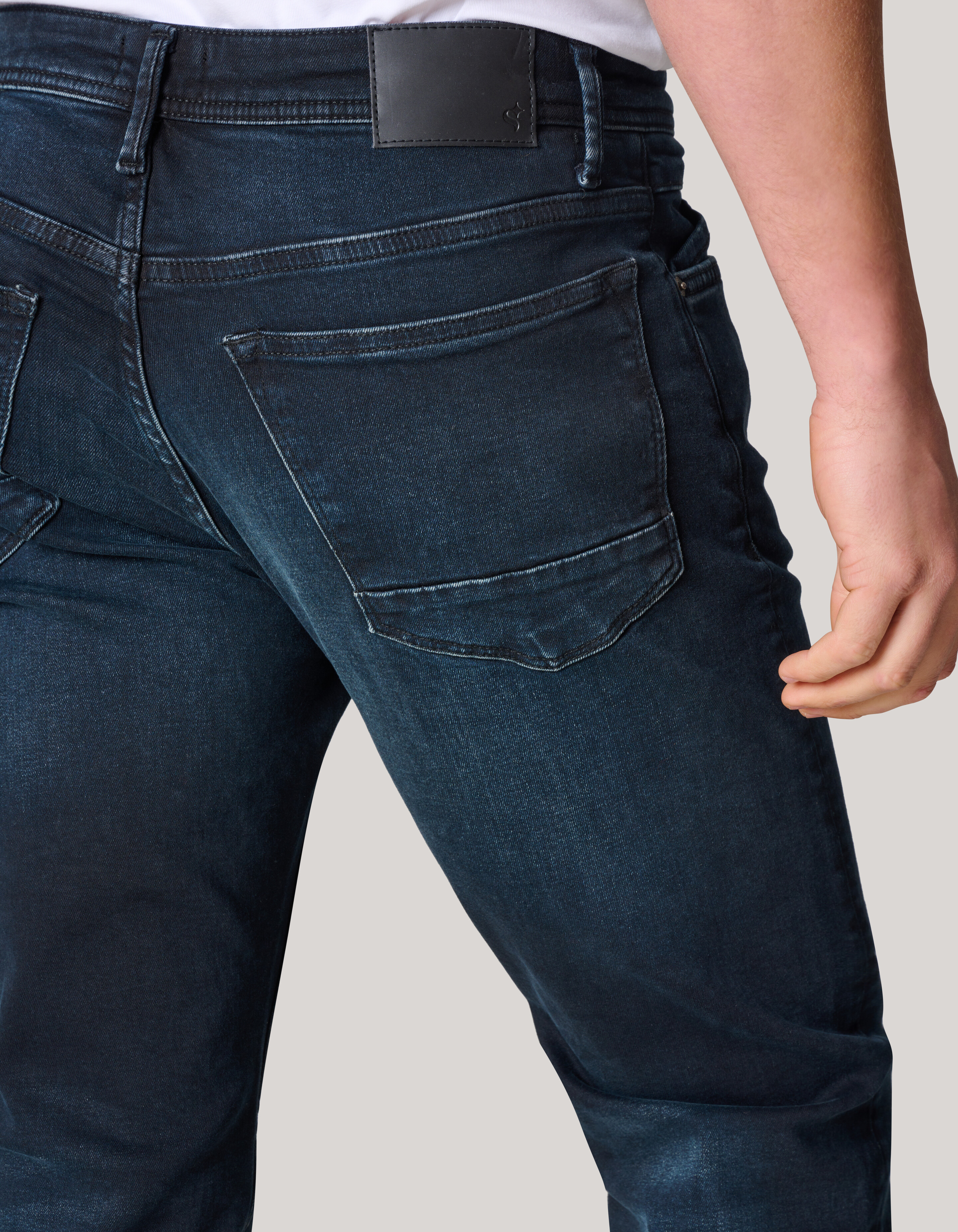 Straight Jeans Blau/Schwarz Länge 32 Refill