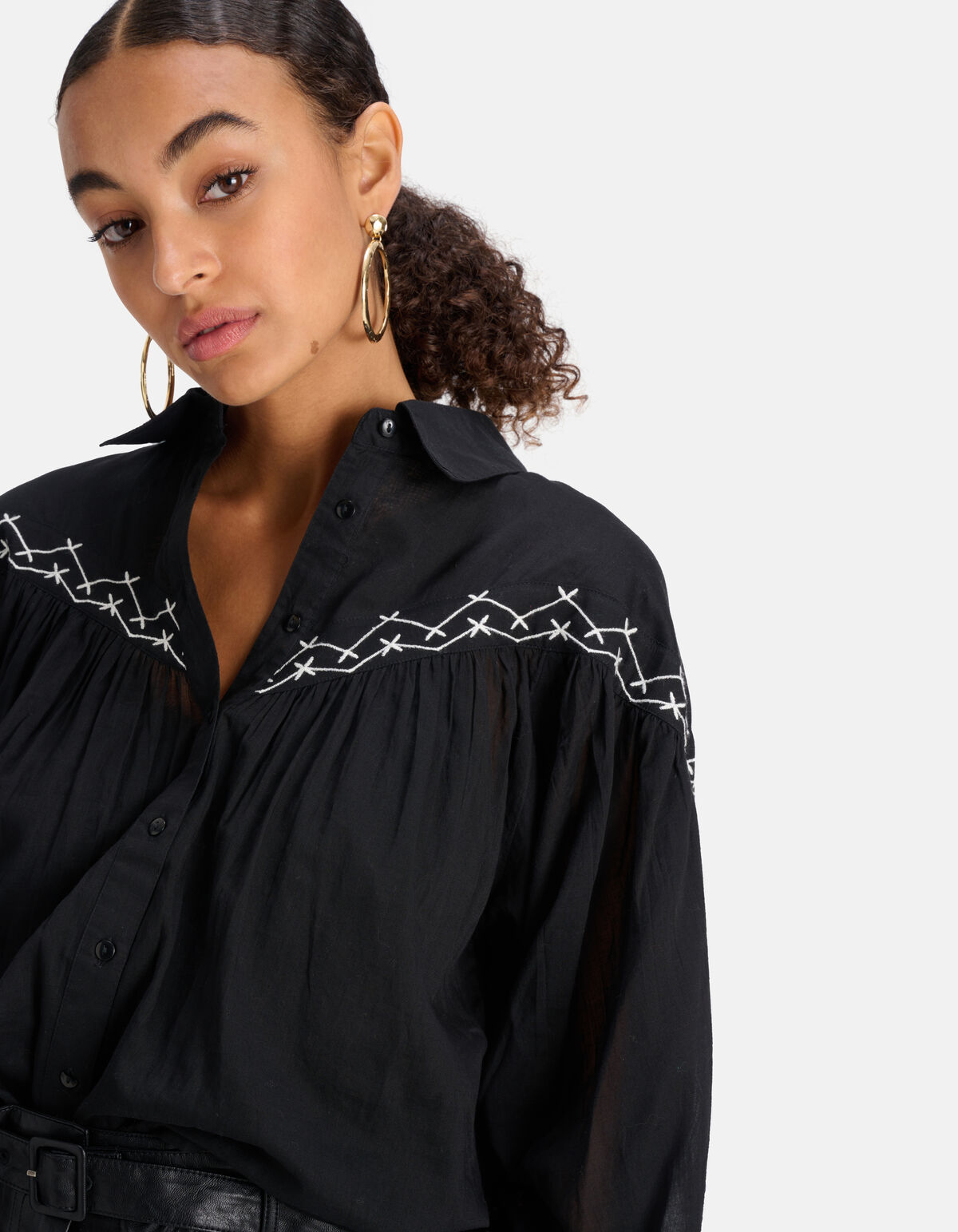 Bluse mit Stickerei Schwarz SHOEBY WOMEN