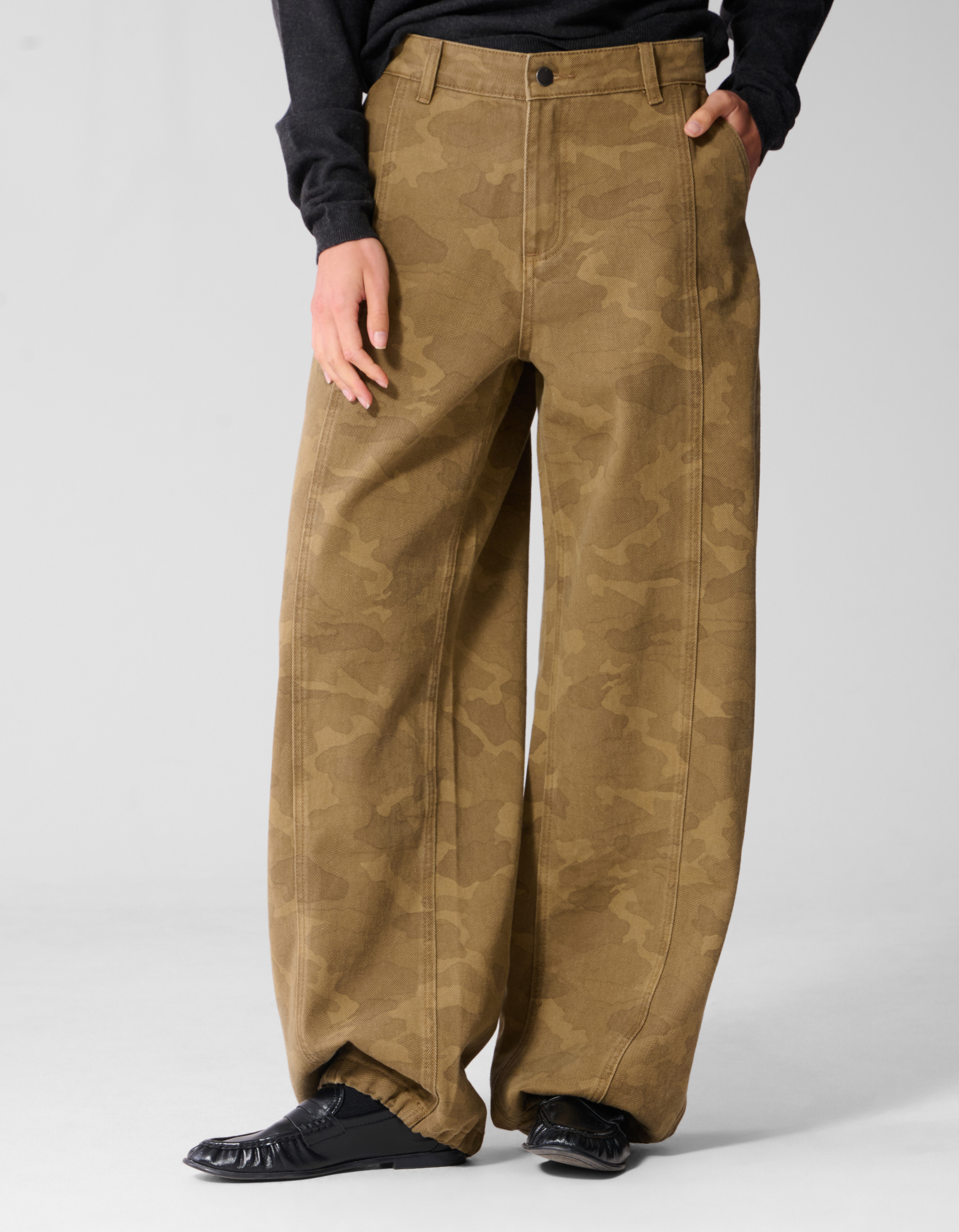 Camo Baggy Fit Jeans Braun SHOEBY WOMEN