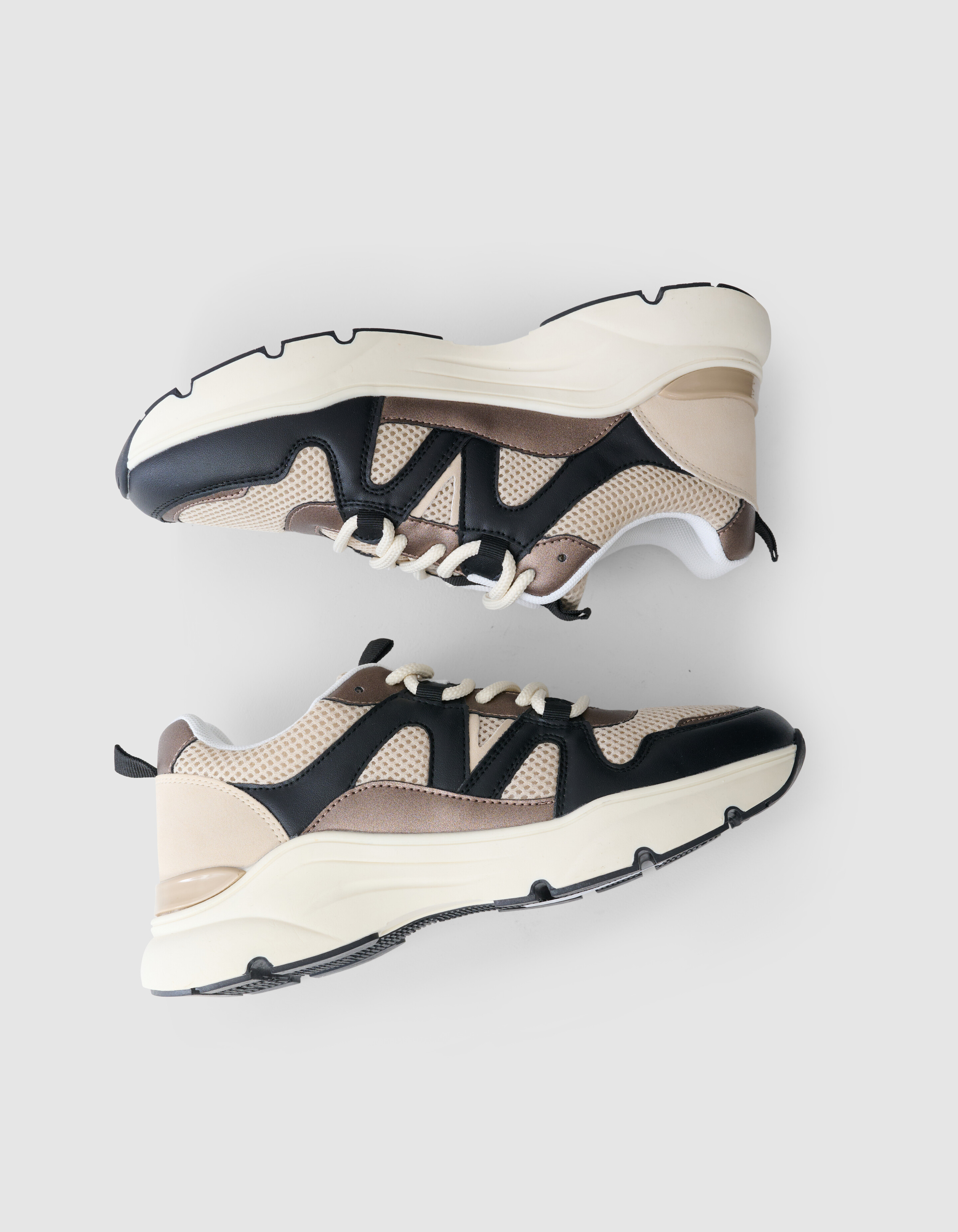 Casual Sneaker Sand/Schwarz SHOEBY SHOES