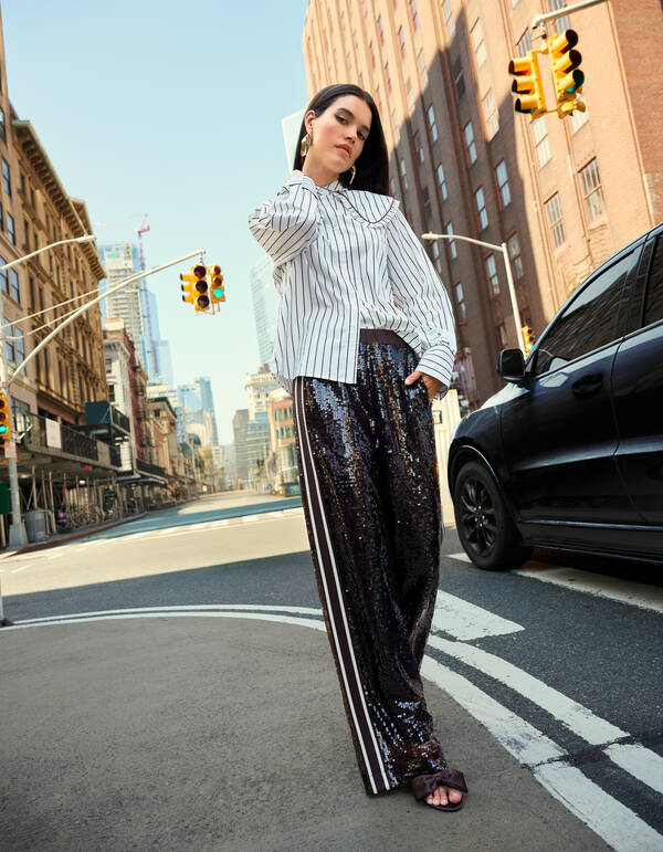 Bluse mit großem Kragen und Streifen in Braun SHOEBY WOMEN