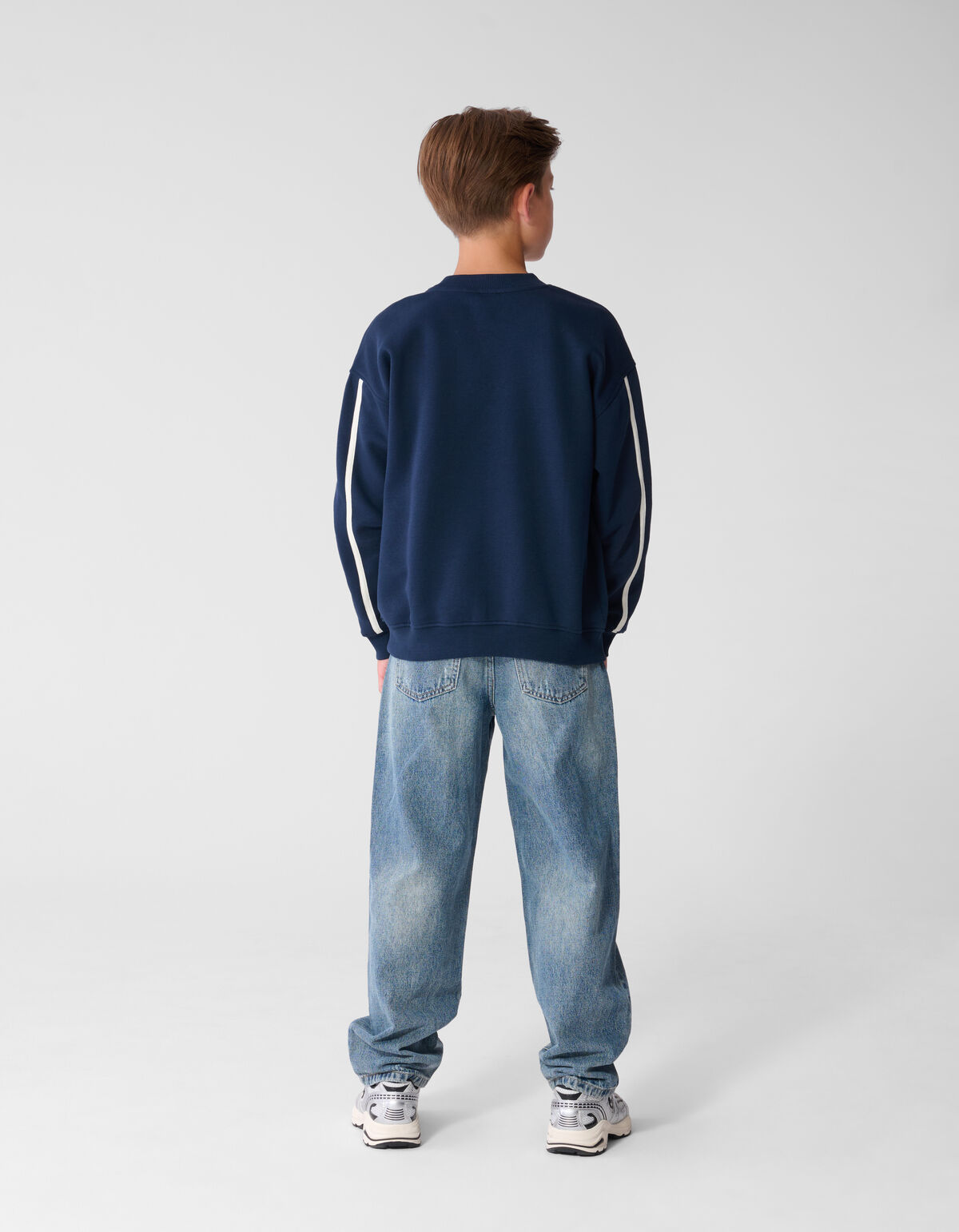 Gestreifter Pullover mit Stickerei Dunkelblau SHOEBY BOYS