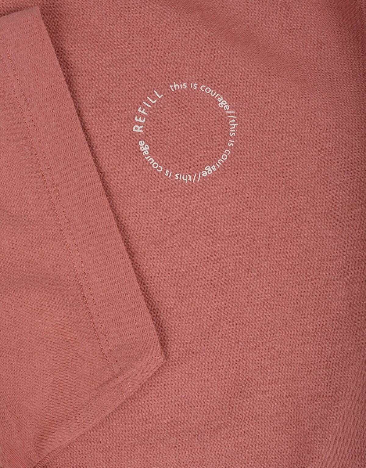 T-Shirt mit kleinem Aufdruck REFILL