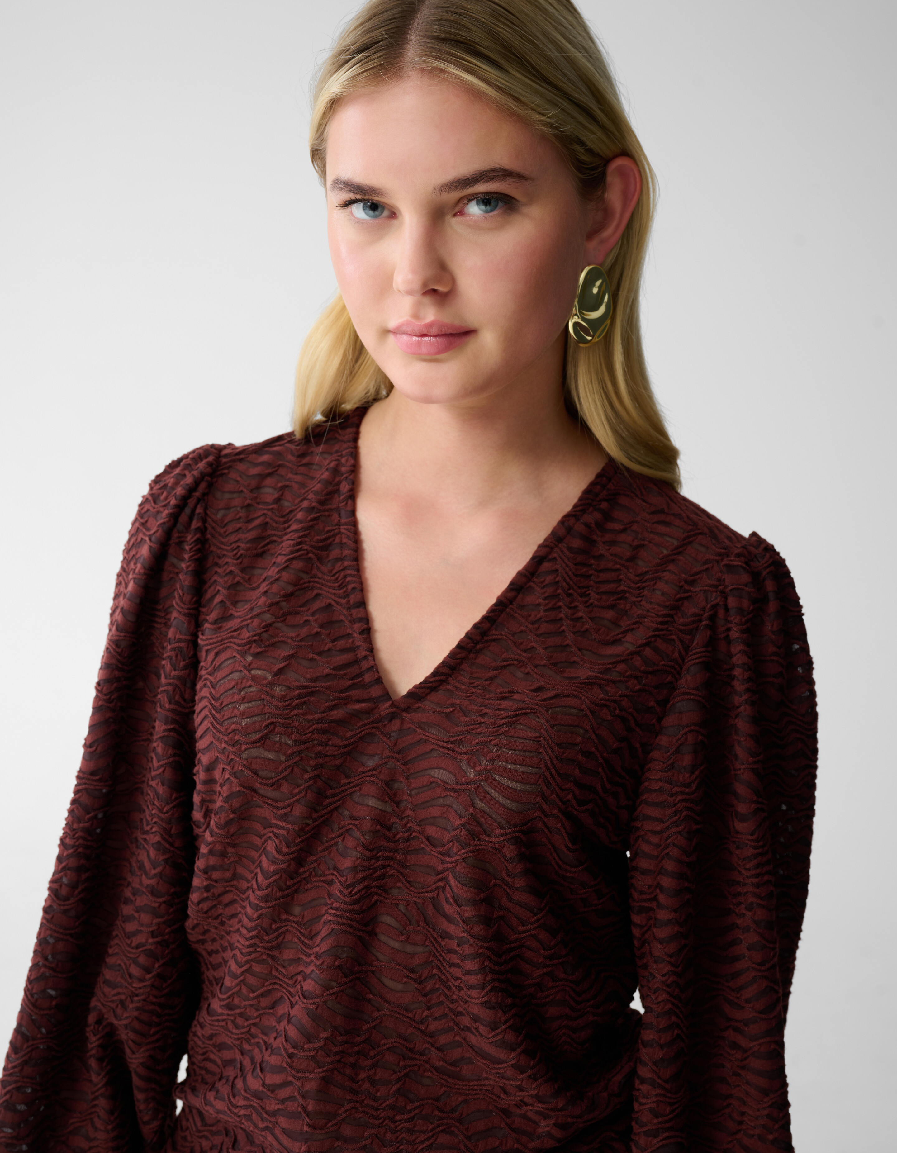 Crinkle-Top mit V-Ausschnitt Braun SHOEBY WOMEN